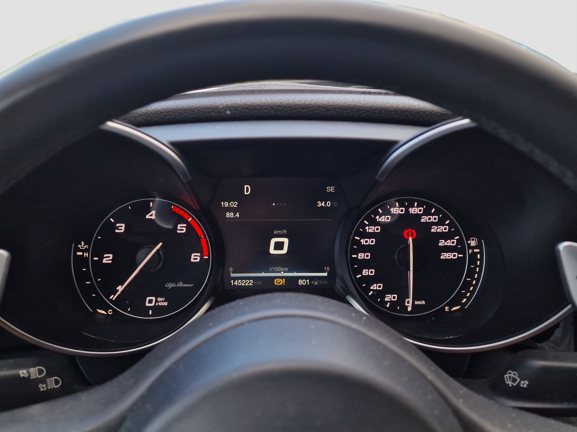 ALFA ROMEO Giulia 2.2 JTDM Veloce Q4 Automatic-image-10