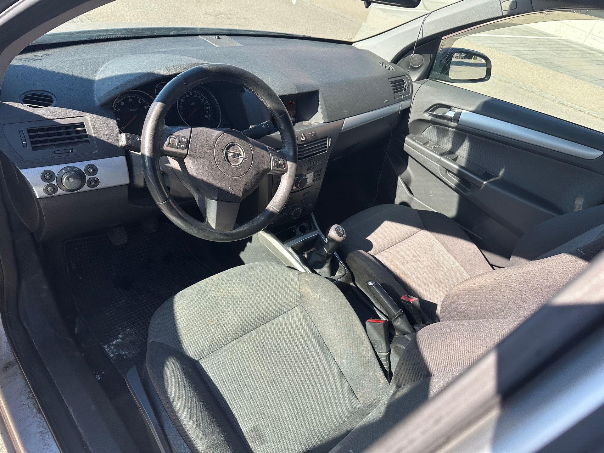 OPEL Astra Caravan 1.6i 16V TP Sport-image-10