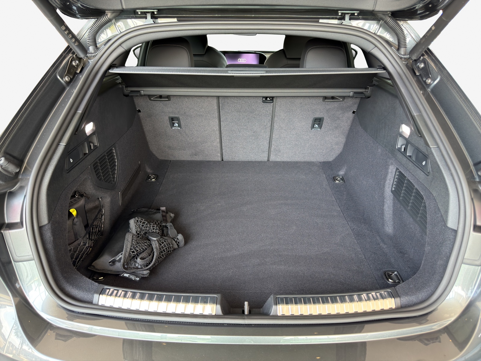 AUDI A5 Avant TDI quattro 150 kW Attraction S tronic-image-12