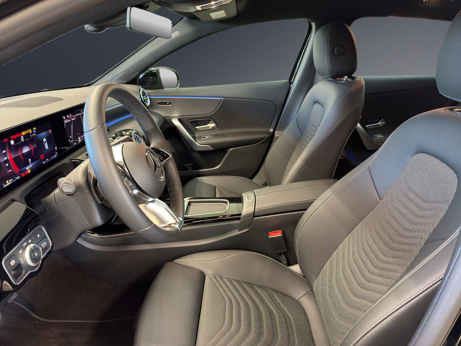 MERCEDES-BENZ A 200 7G-DCT-image-6