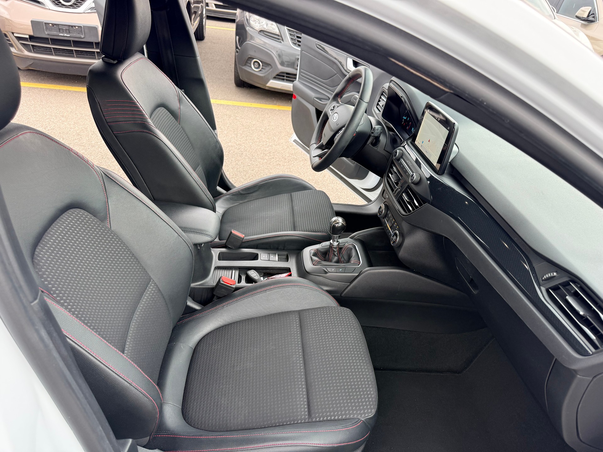FORD Focus 1.0 SCTi Business-image-10