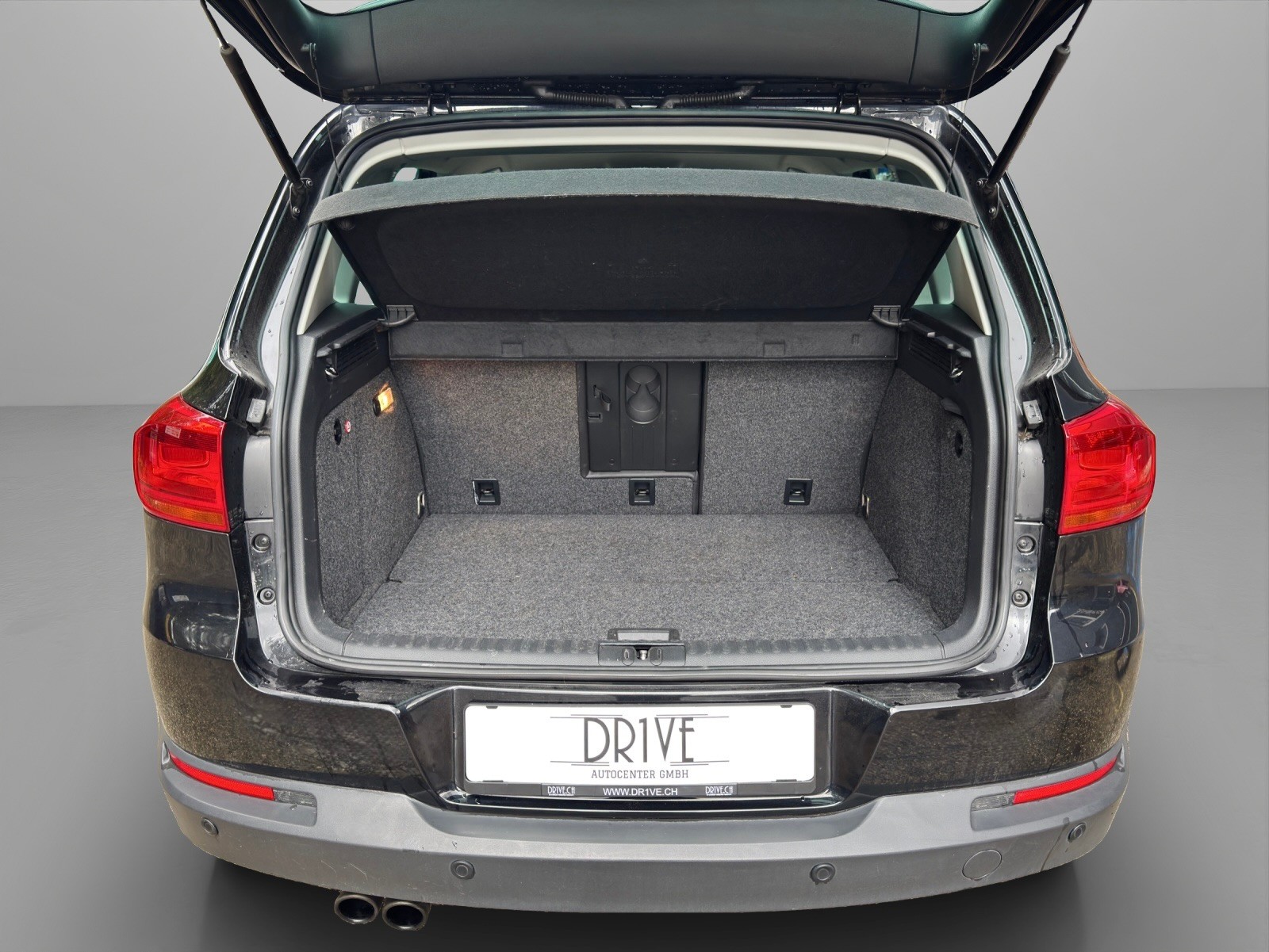 VW Tiguan 2.0 TSI Sport&Style 4Motion DSG-image-11