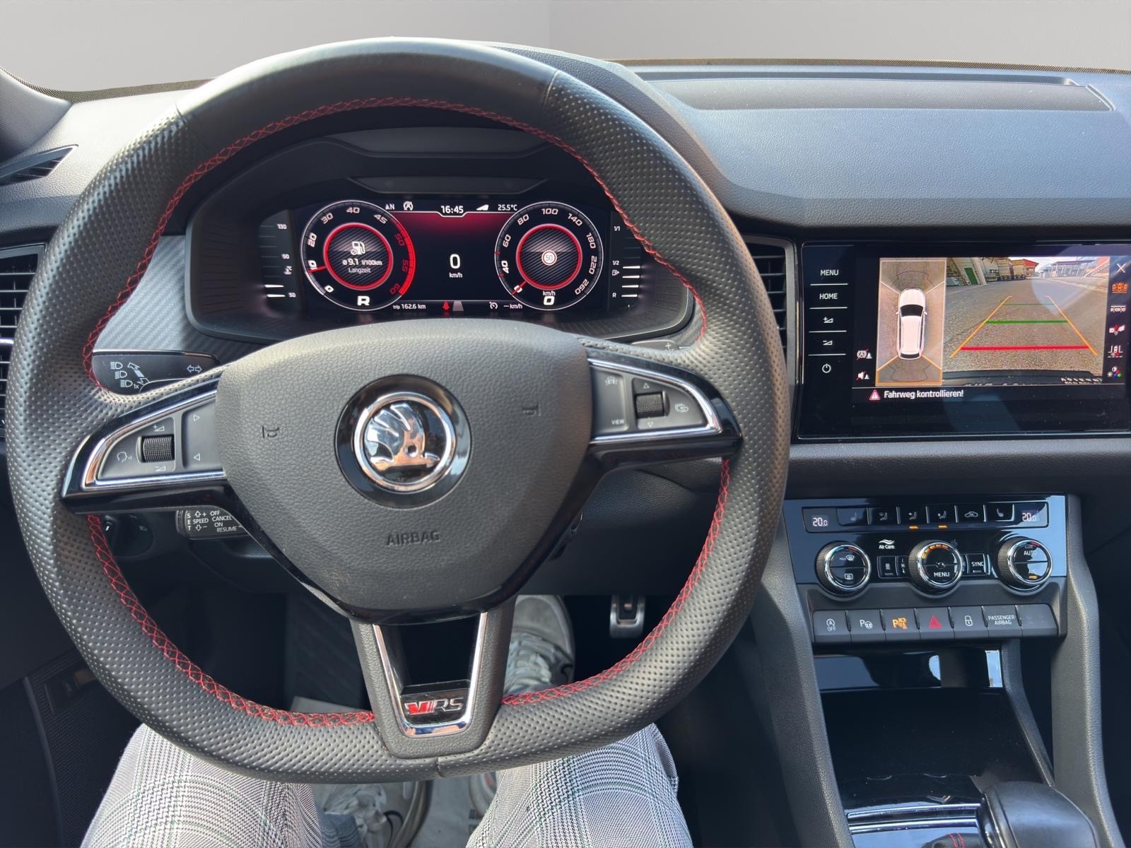SKODA Kodiaq 2.0 Bi-TDI SCR RS 4x4 DSG 7-Plätze-image-12