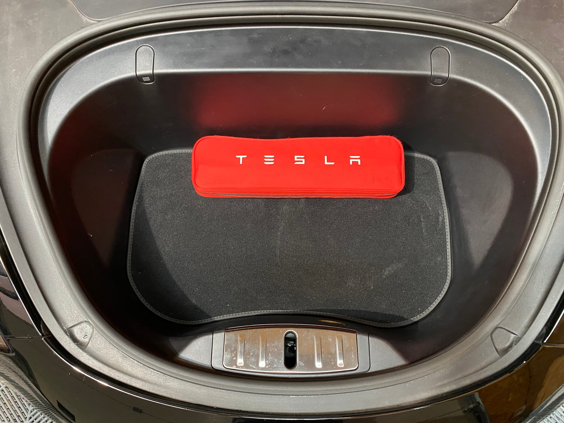 TESLA Model 3 Long Range Dual Motor AWD-image-15