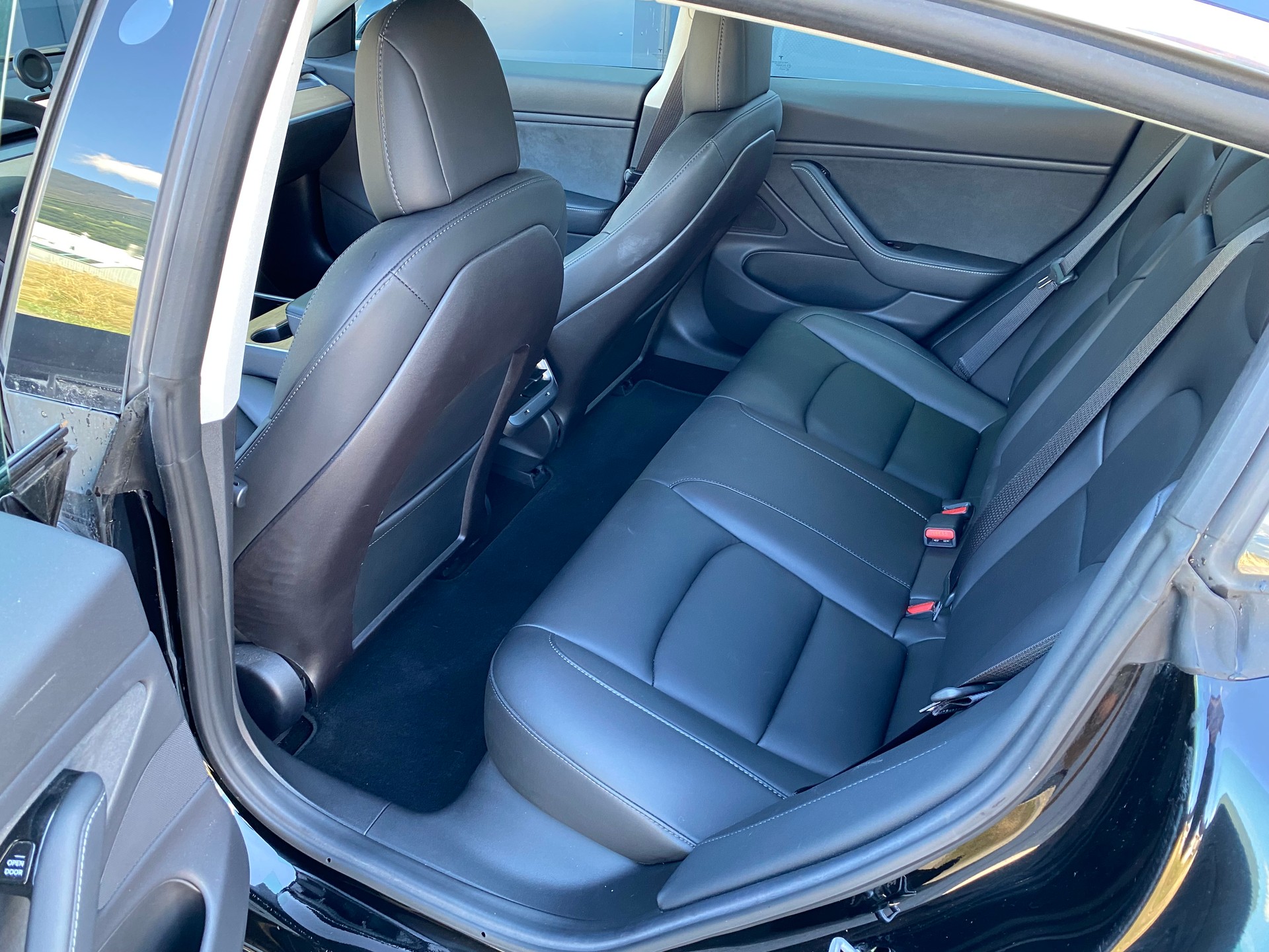 TESLA Model 3 Long Range Dual Motor AWD-image-19