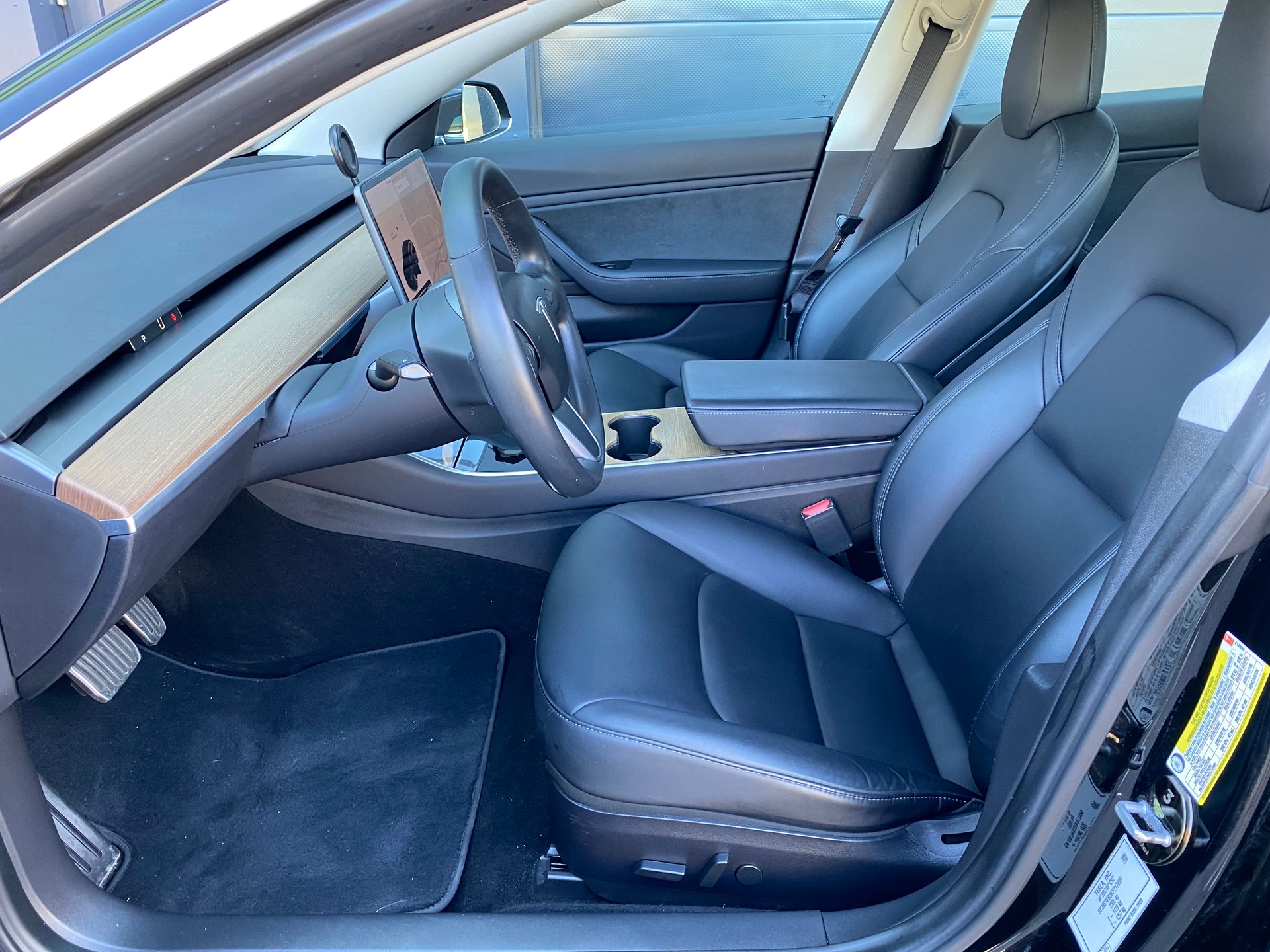TESLA Model 3 Long Range Dual Motor AWD-image-17
