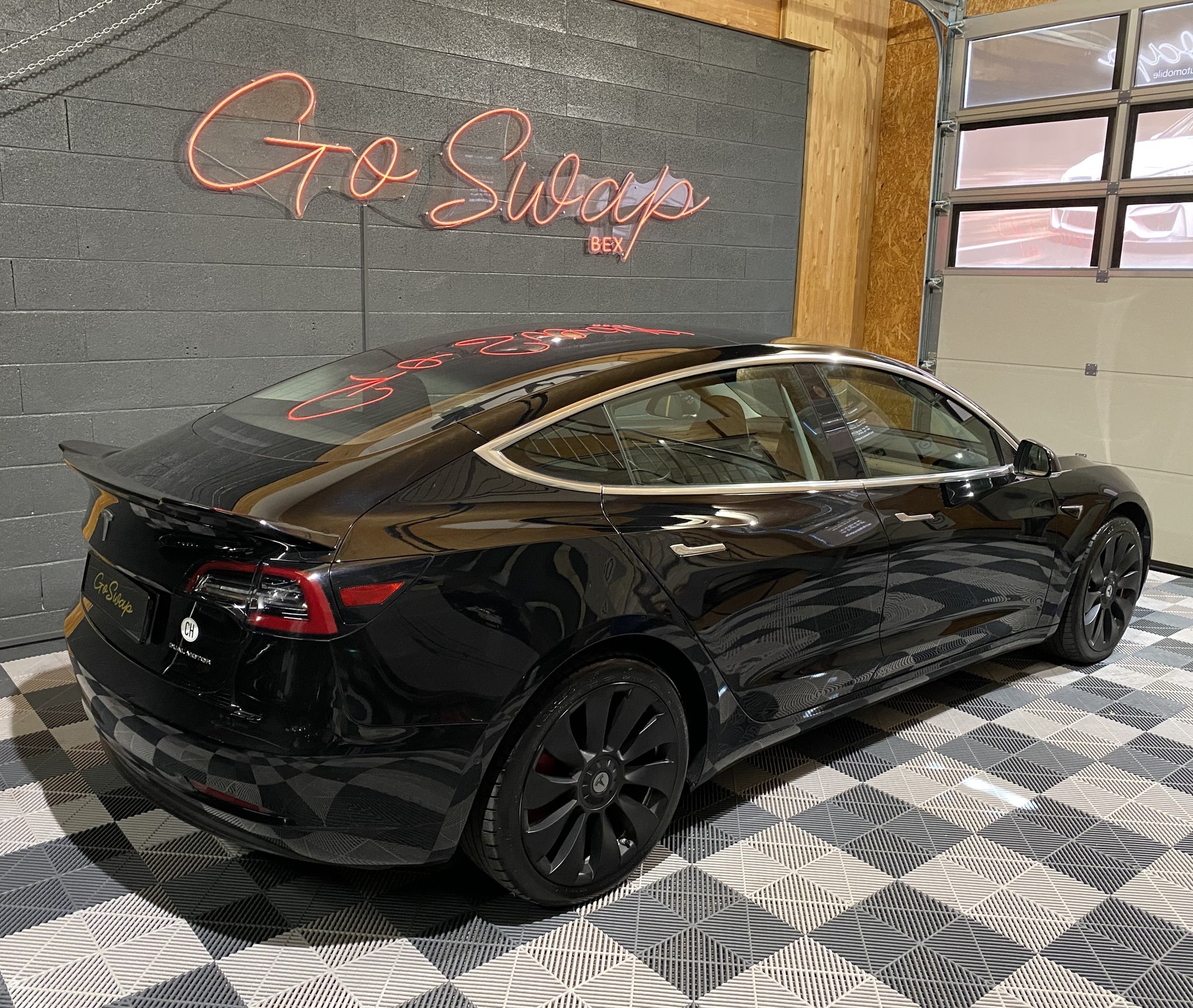 TESLA Model 3 Long Range Dual Motor AWD-image-3
