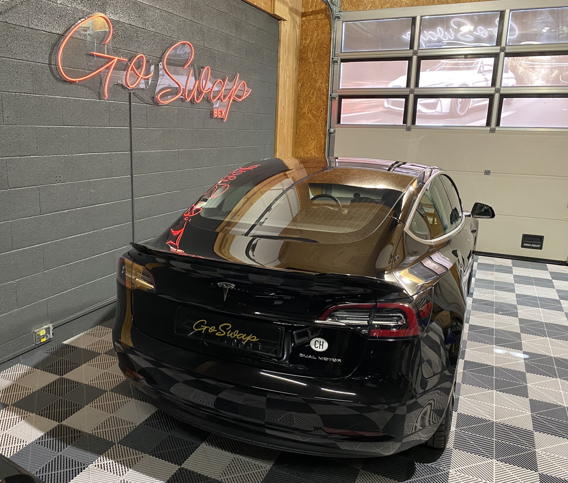 TESLA Model 3 Long Range Dual Motor AWD-image-4