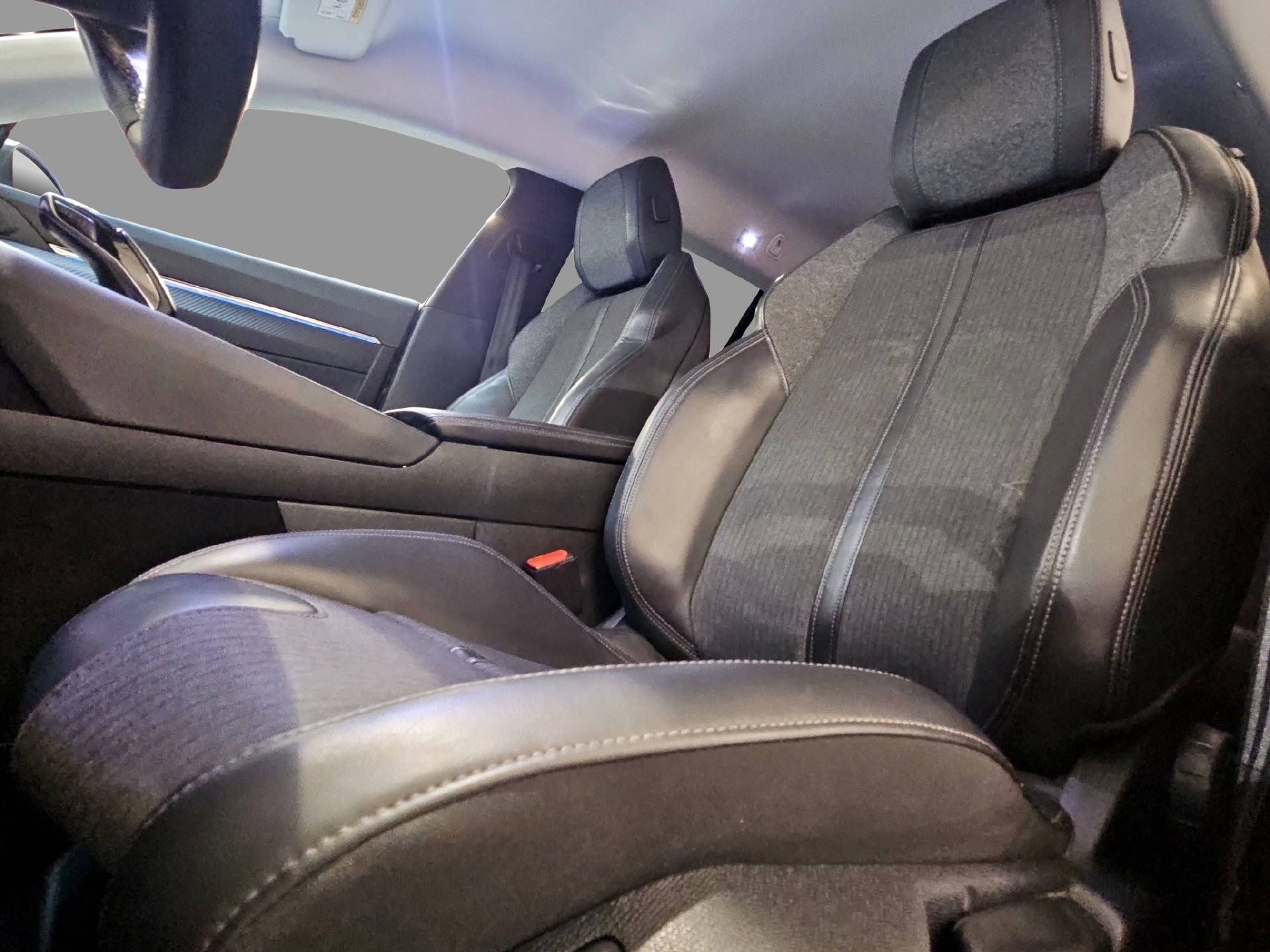 PEUGEOT 508 SW 1.6 PureTech Allure-image-12