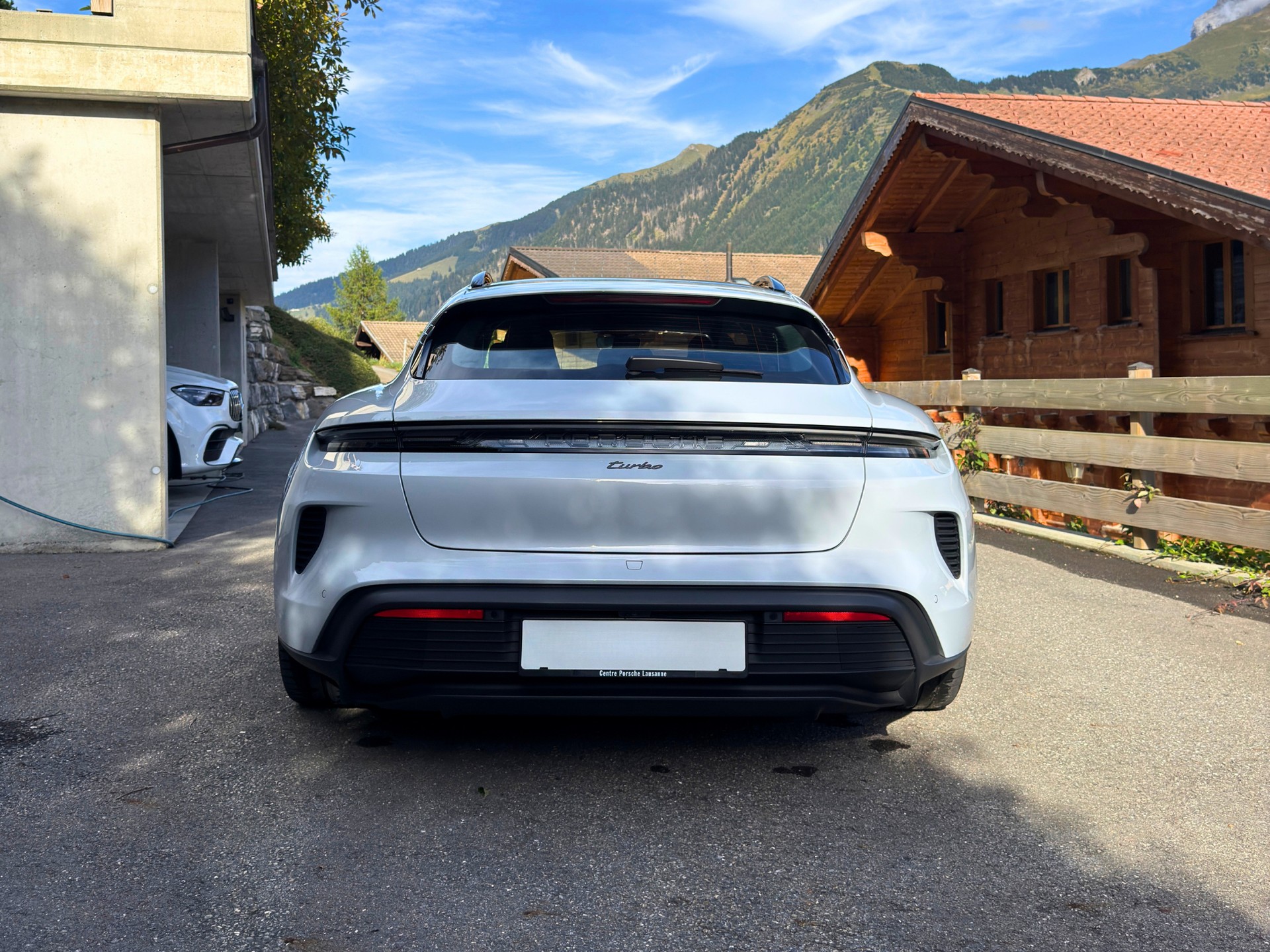 PORSCHE Taycan Turbo Sport Turismo-image-3