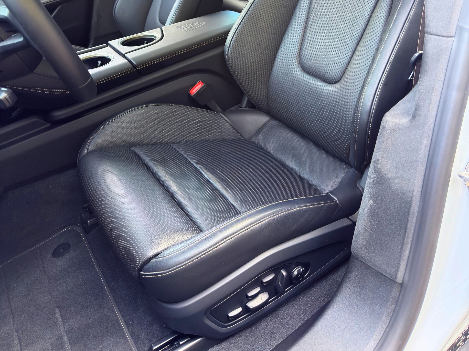 PORSCHE Taycan Turbo Sport Turismo-image-11