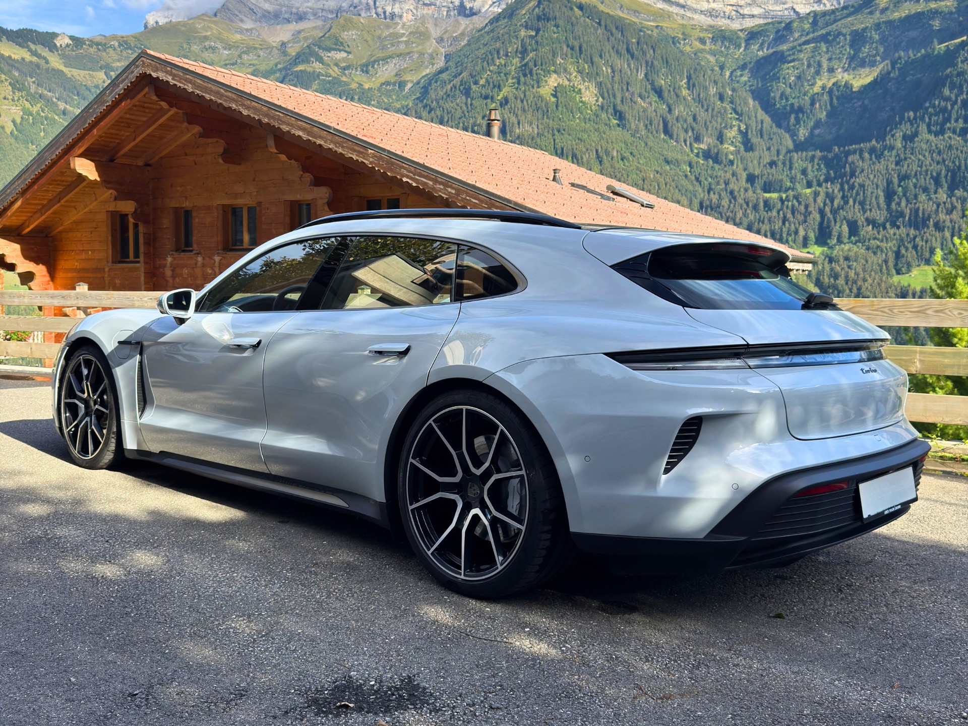 PORSCHE Taycan Turbo Sport Turismo-image-1