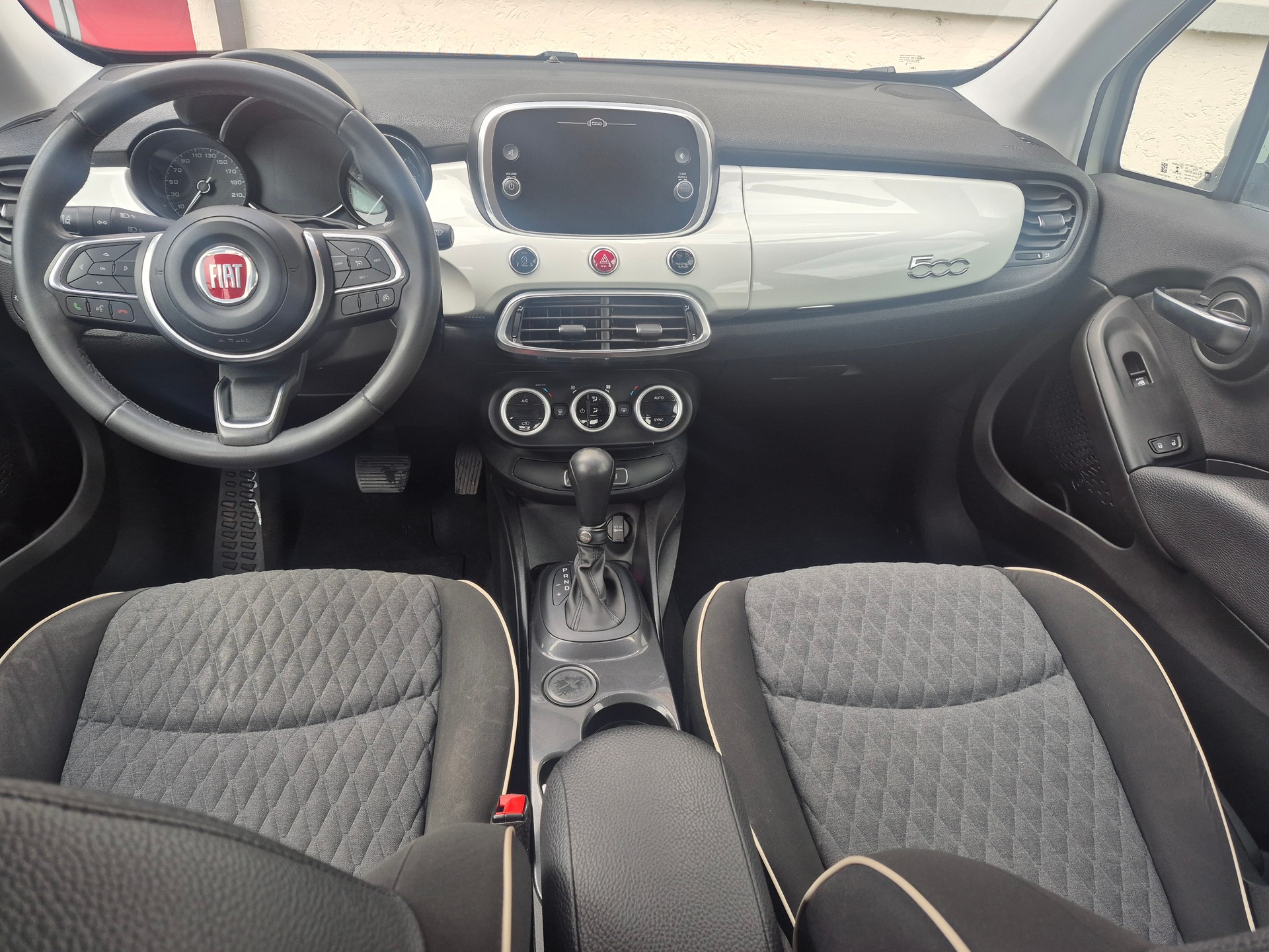 FIAT 500X 1.3 TBGSE City Cross-image-10