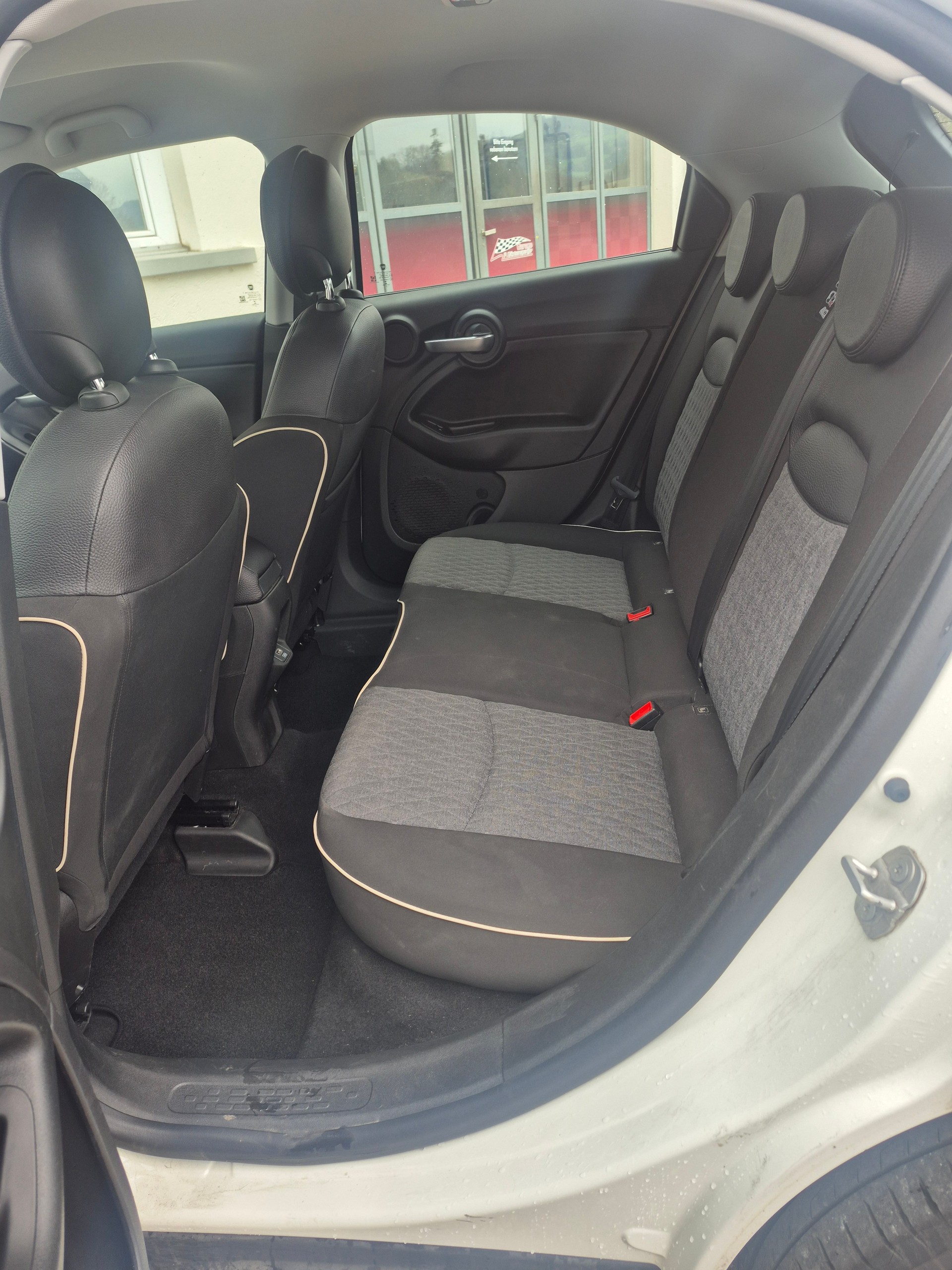 FIAT 500X 1.3 TBGSE City Cross-image-13