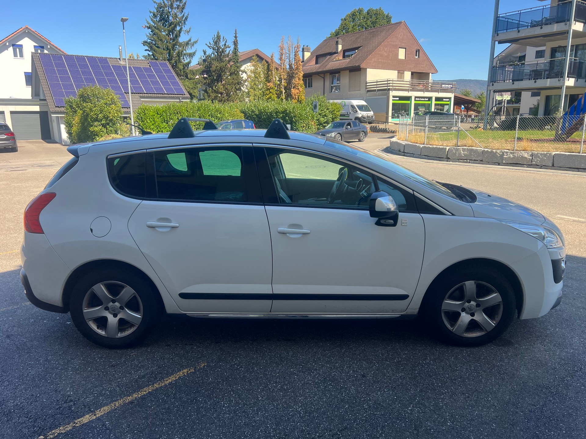 PEUGEOT 3008 HYbrid4 2.0 HDI EGS6-showroom-element-3