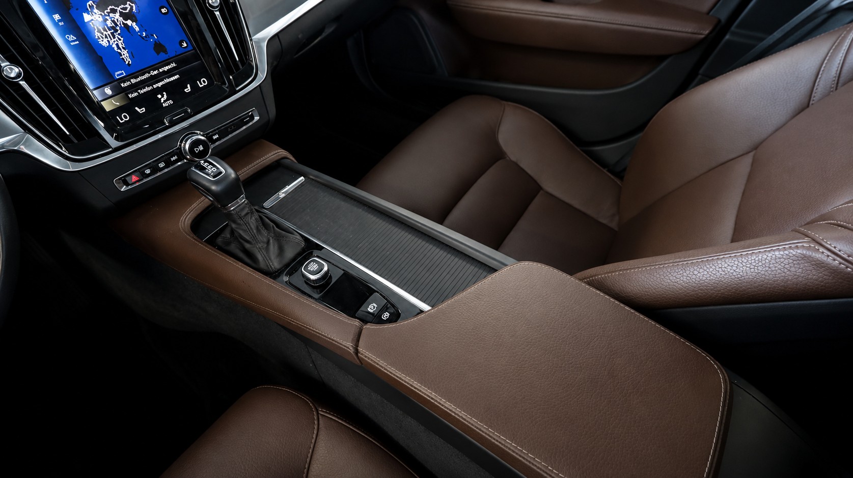 VOLVO V90 D5 AWD Momentum Geartronic Powerpulse-image-13