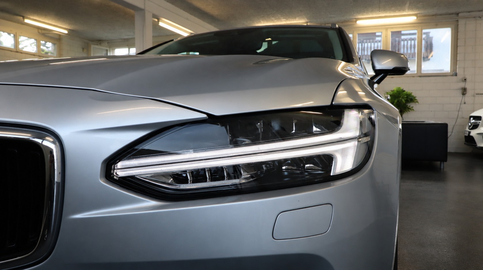 VOLVO V90 D5 AWD Momentum Geartronic Powerpulse-image-27