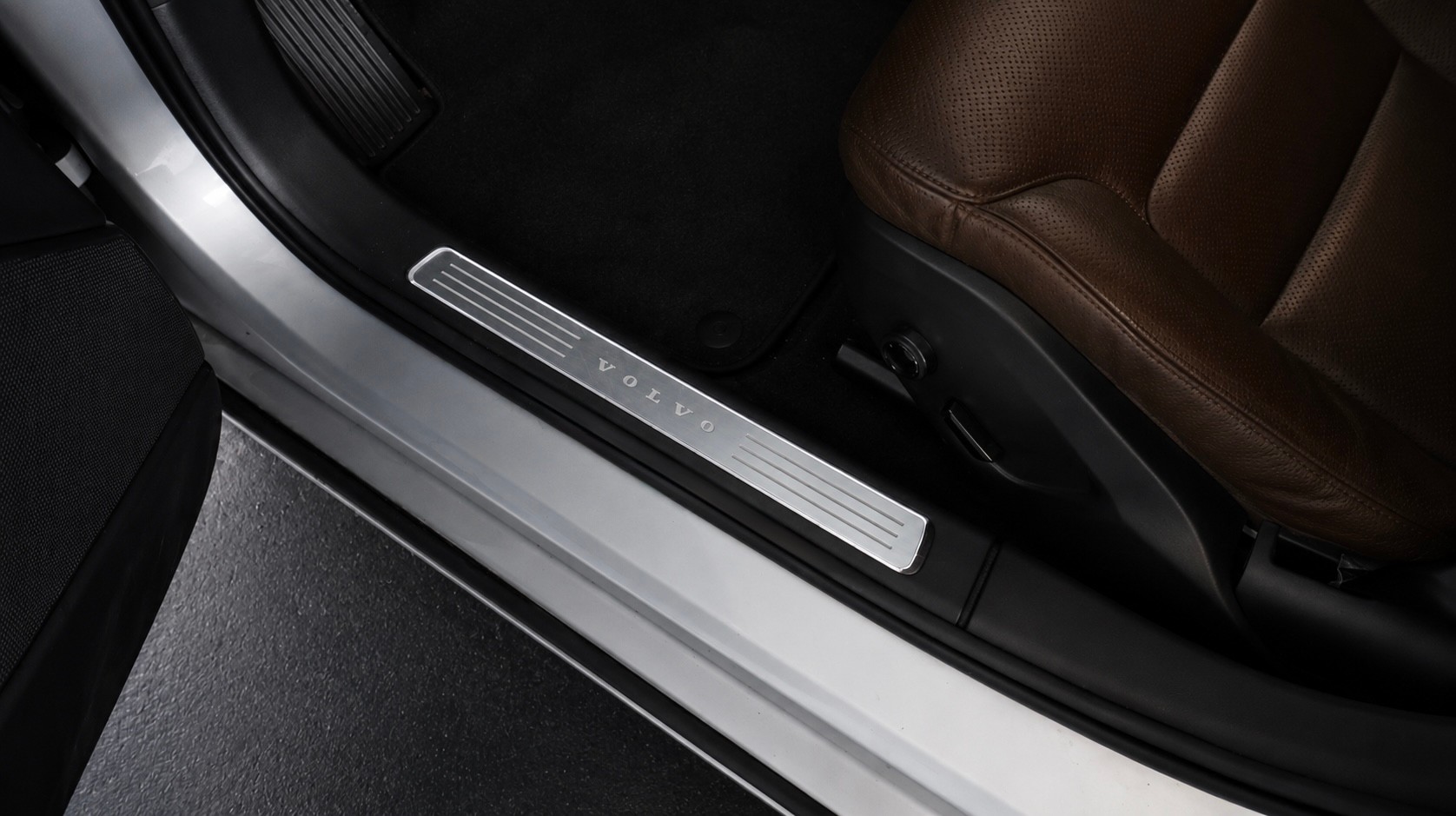 VOLVO V90 D5 AWD Momentum Geartronic Powerpulse-image-2