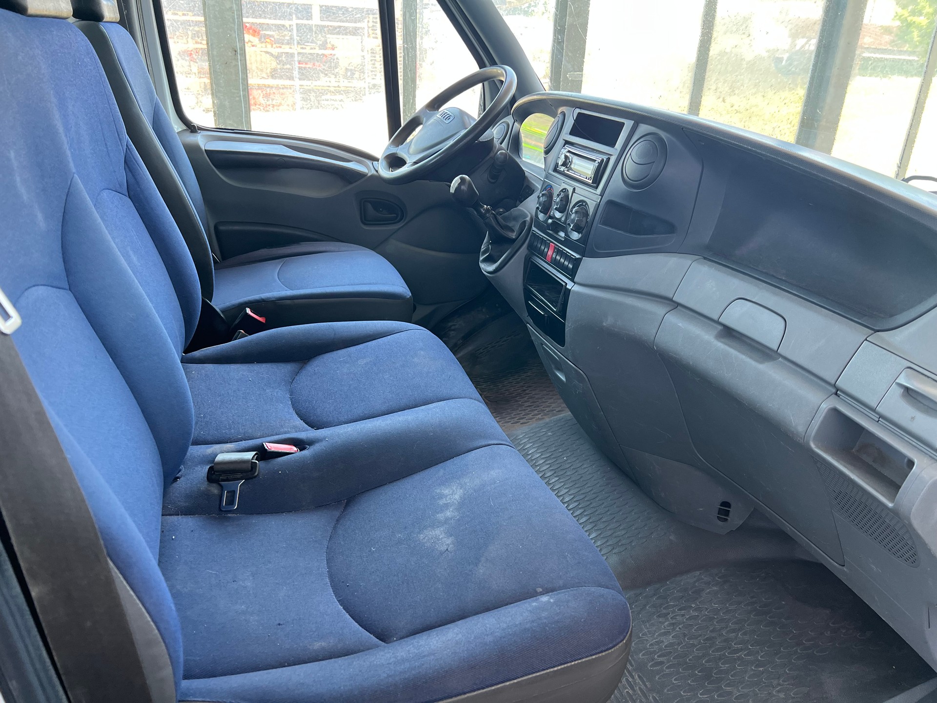 IVECO 35C12 Pont fixe ridelle élévatrice EURO 4-image-5