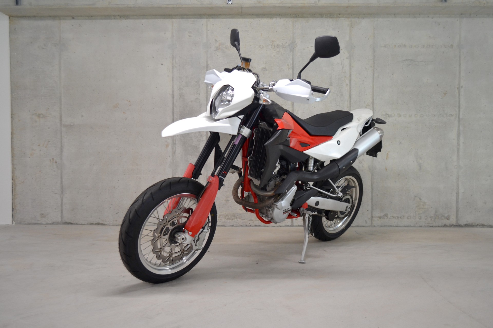 SWM SM 650 R-showroom-element-1