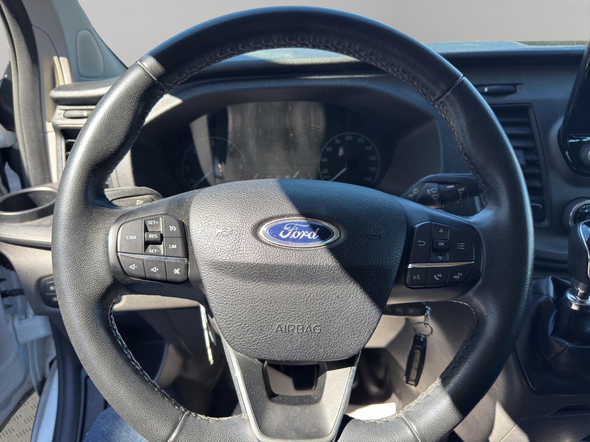 FORD Transit Custom Van 300 L2H1 DK Trend-image-9