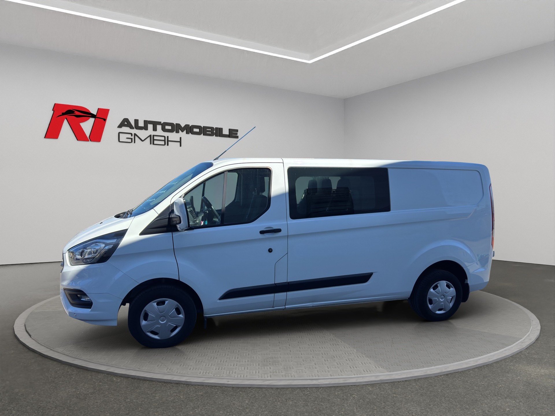 FORD Transit Custom Van 300 L2H1 DK Trend-image-1