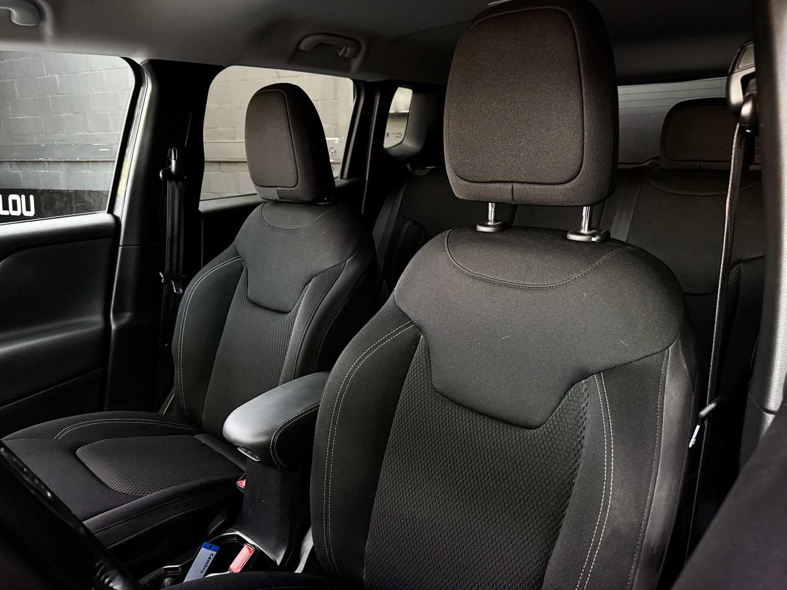 JEEP Renegade 1.4 Turbo Limited AWD-image-15