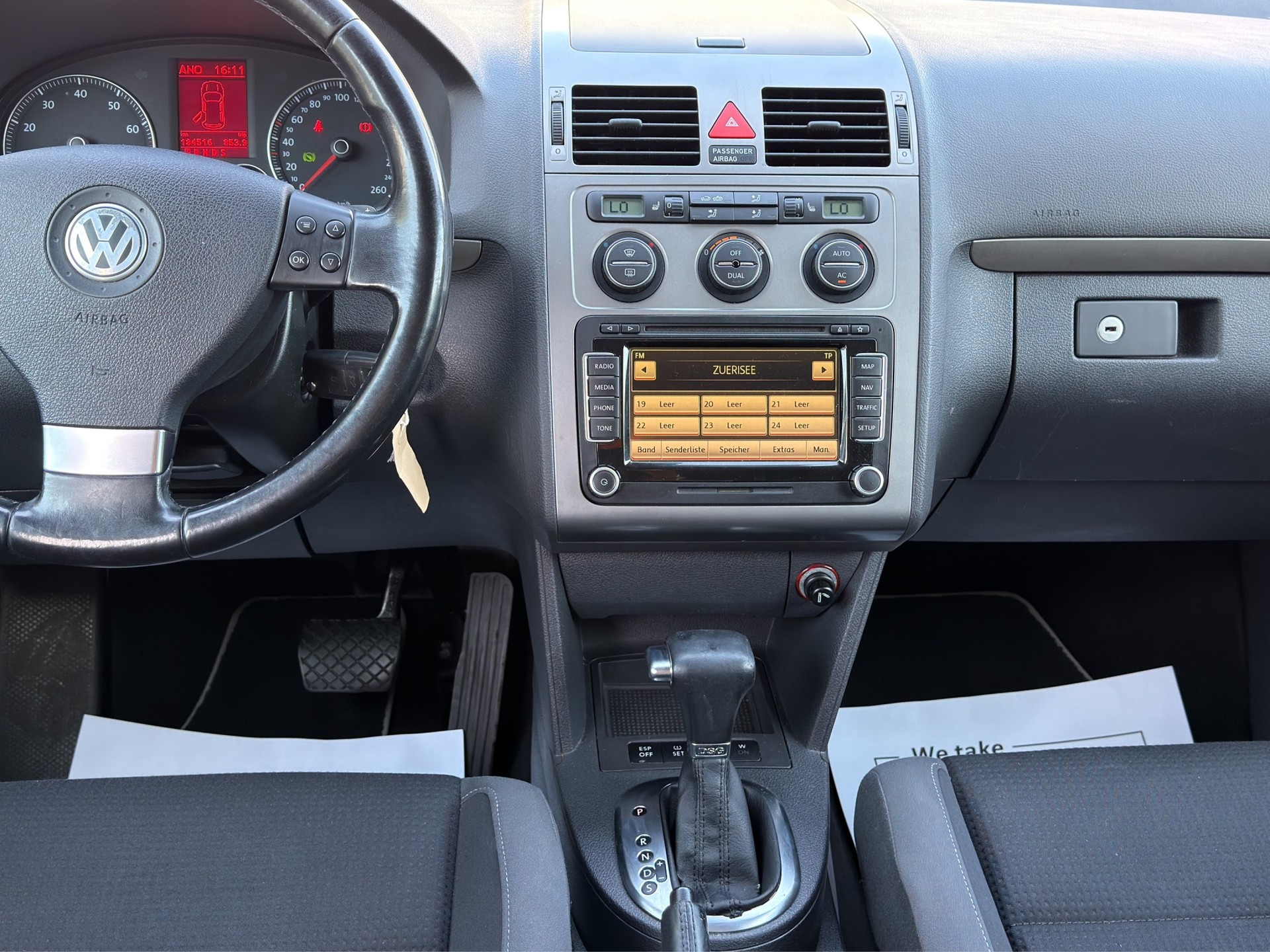 VW Touran 1.4 TSI Team DSG 7 plätze-image-11