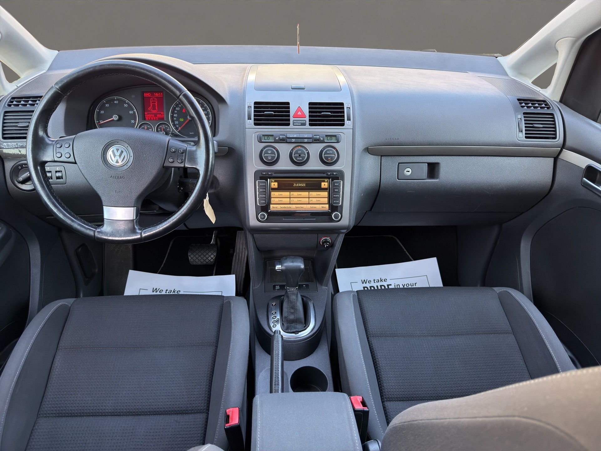 VW Touran 1.4 TSI Team DSG 7 plätze-image-9