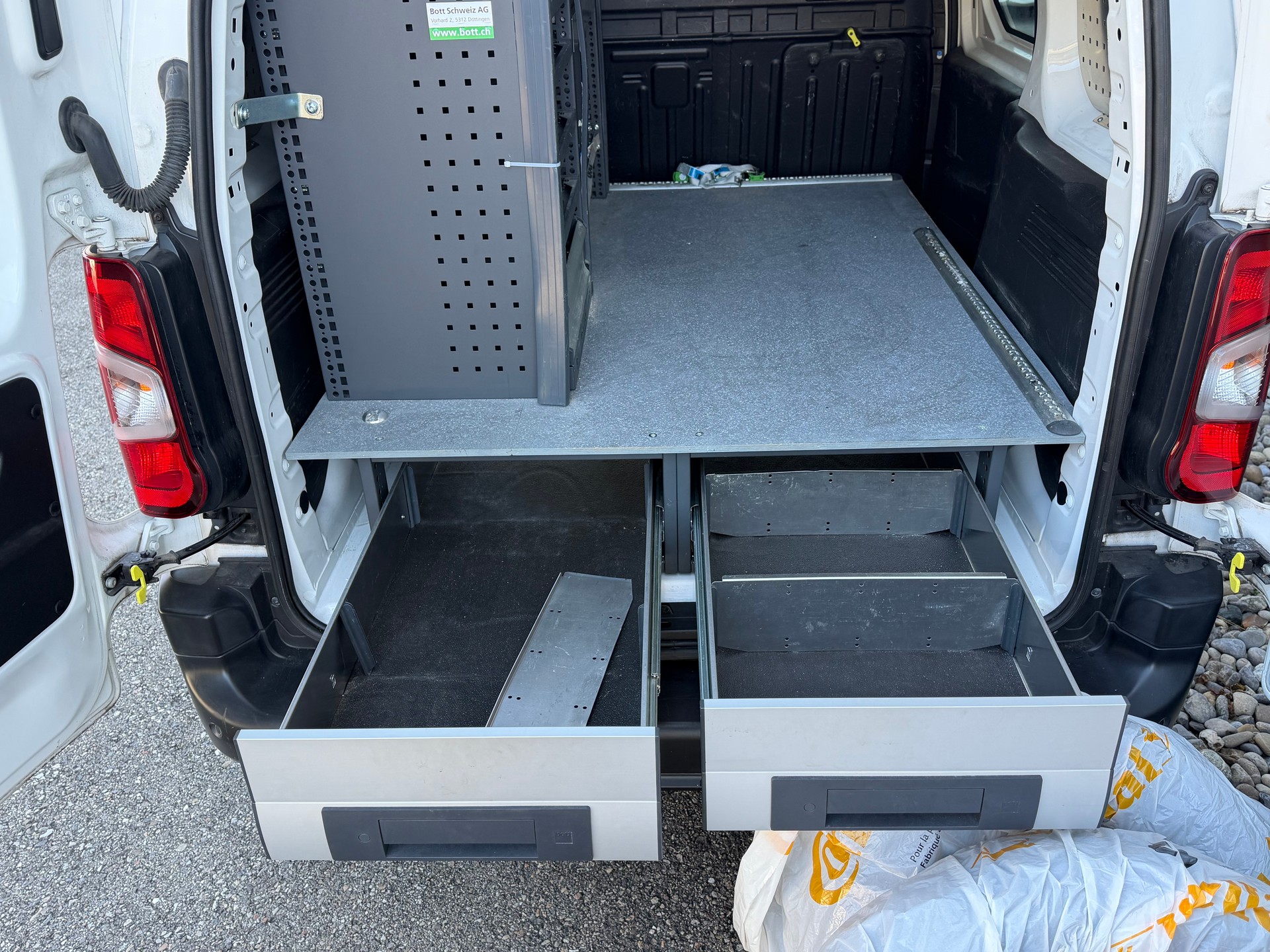 PEUGEOT Partner 1.5 Blue HDi s/s Asphalt 650kg-image-8