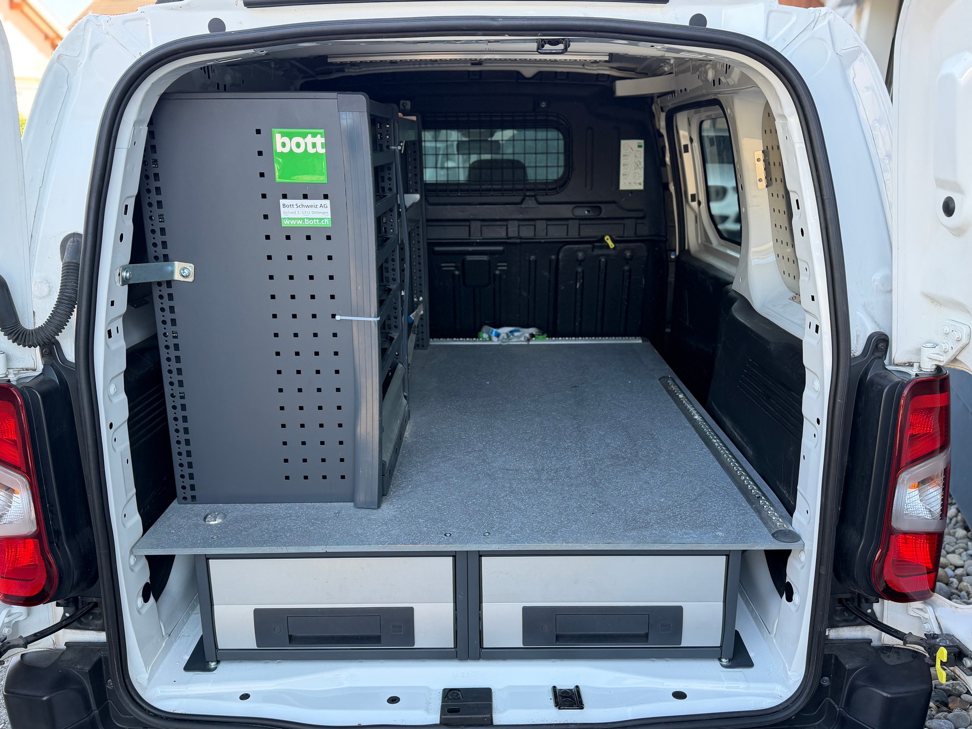PEUGEOT Partner 1.5 Blue HDi s/s Asphalt 650kg-image-6