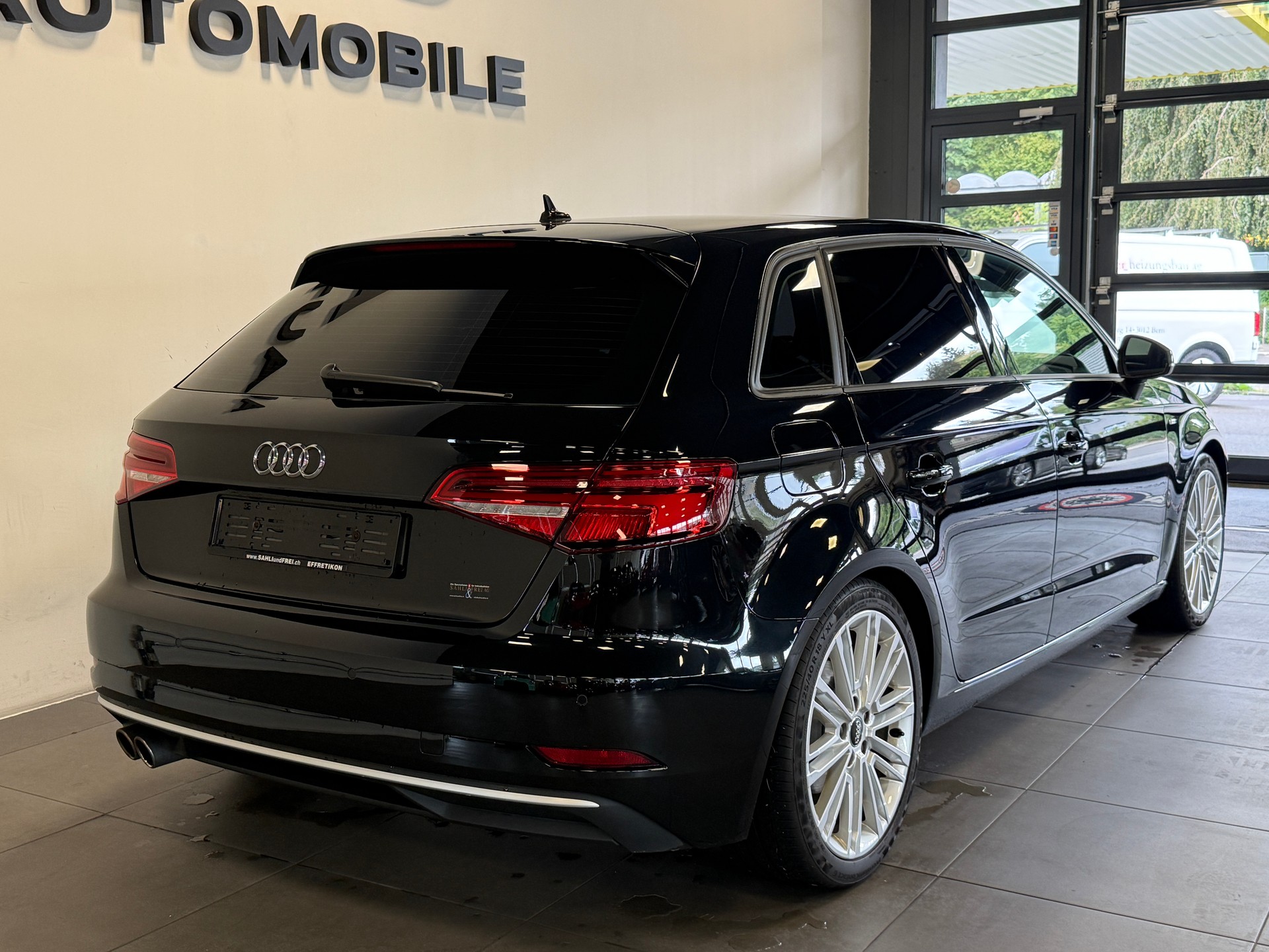 AUDI A3 Sportback 1.5 TFSI S-tronic Sport S-Line-image-2