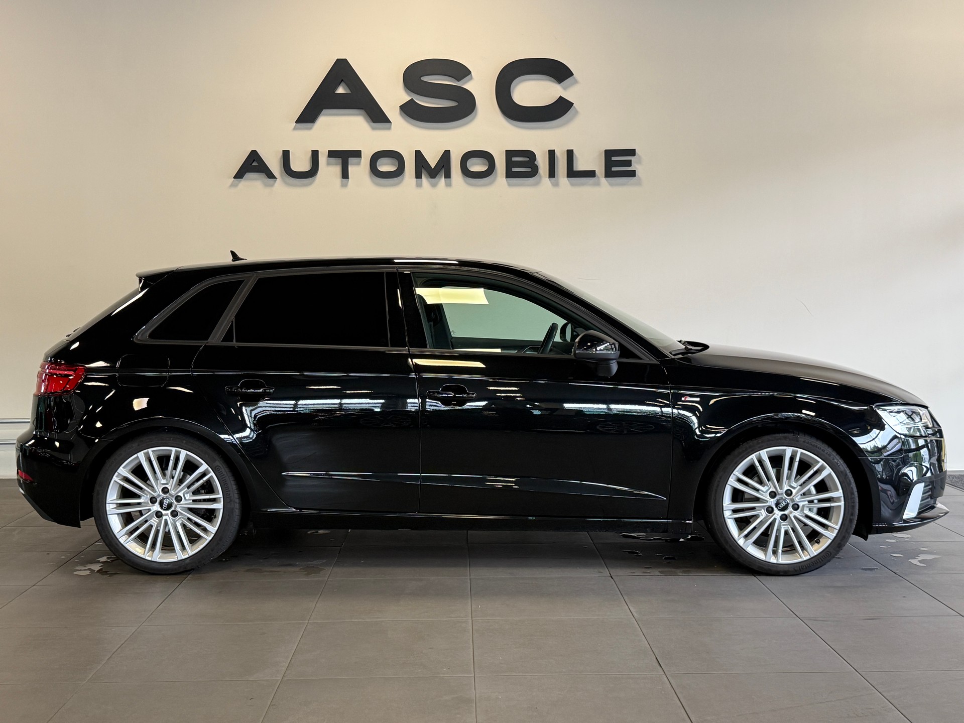 AUDI A3 Sportback 1.5 TFSI S-tronic Sport S-Line-image-1