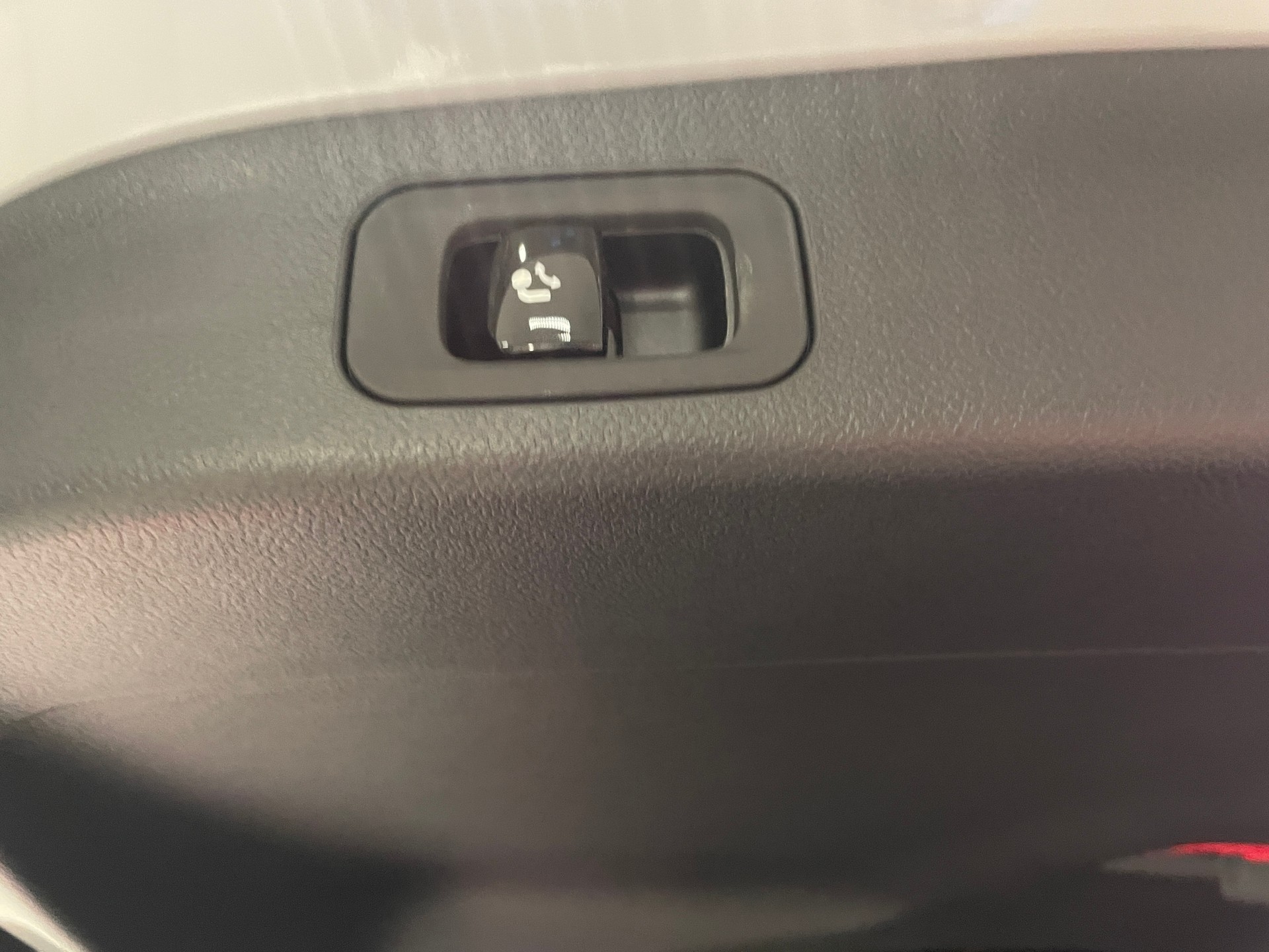 MERCEDES-BENZ GLB 350 85kWh EQ 4 Matic-image-8