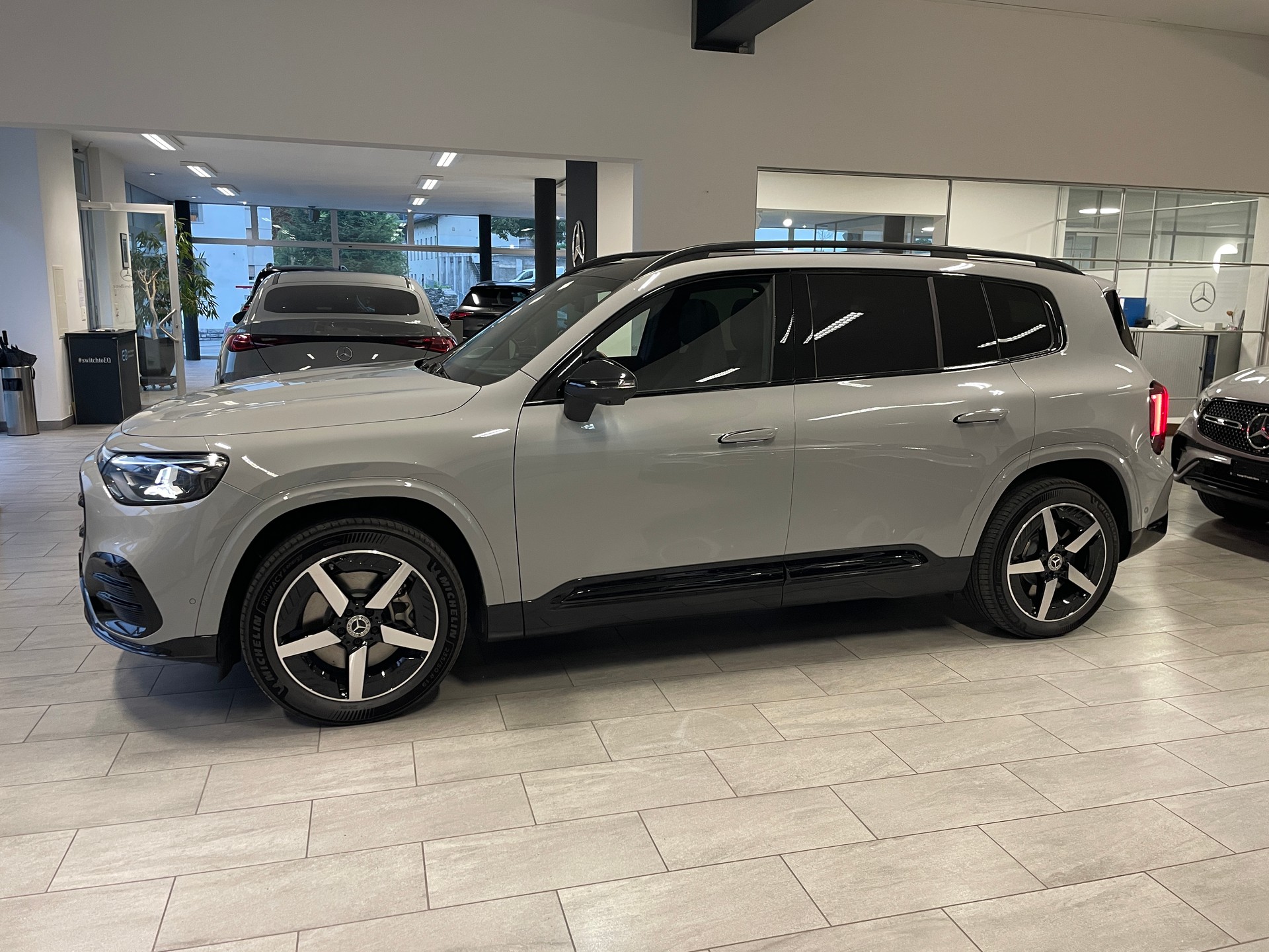 MERCEDES-BENZ GLB 350 85kWh EQ 4 Matic-image-4