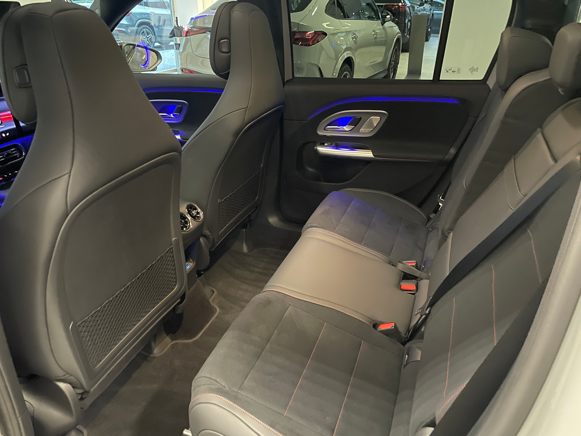 MERCEDES-BENZ GLB 350 85kWh EQ 4 Matic-image-12