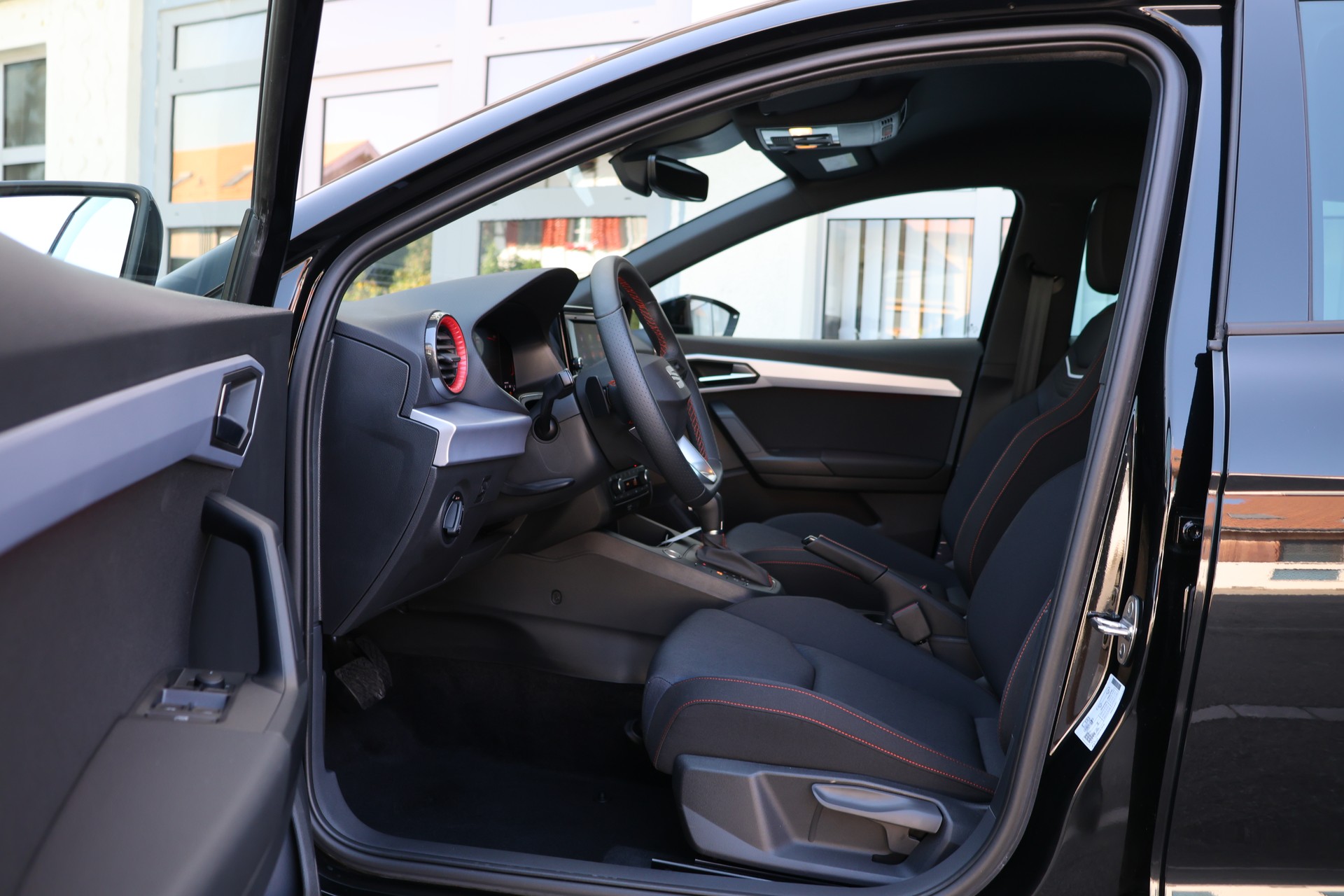 SEAT Ibiza 1.0 EcoTSI FR DSG-image-8