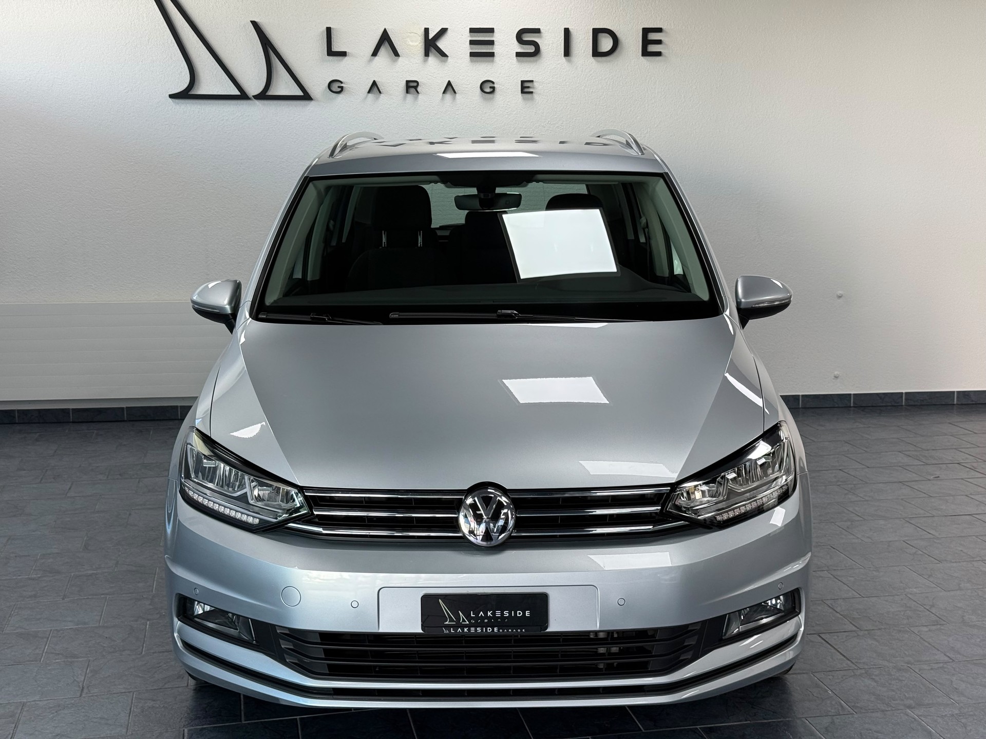 VW Touran 1.6 TDI BlueMotion Technology Trendline DSG-image-1