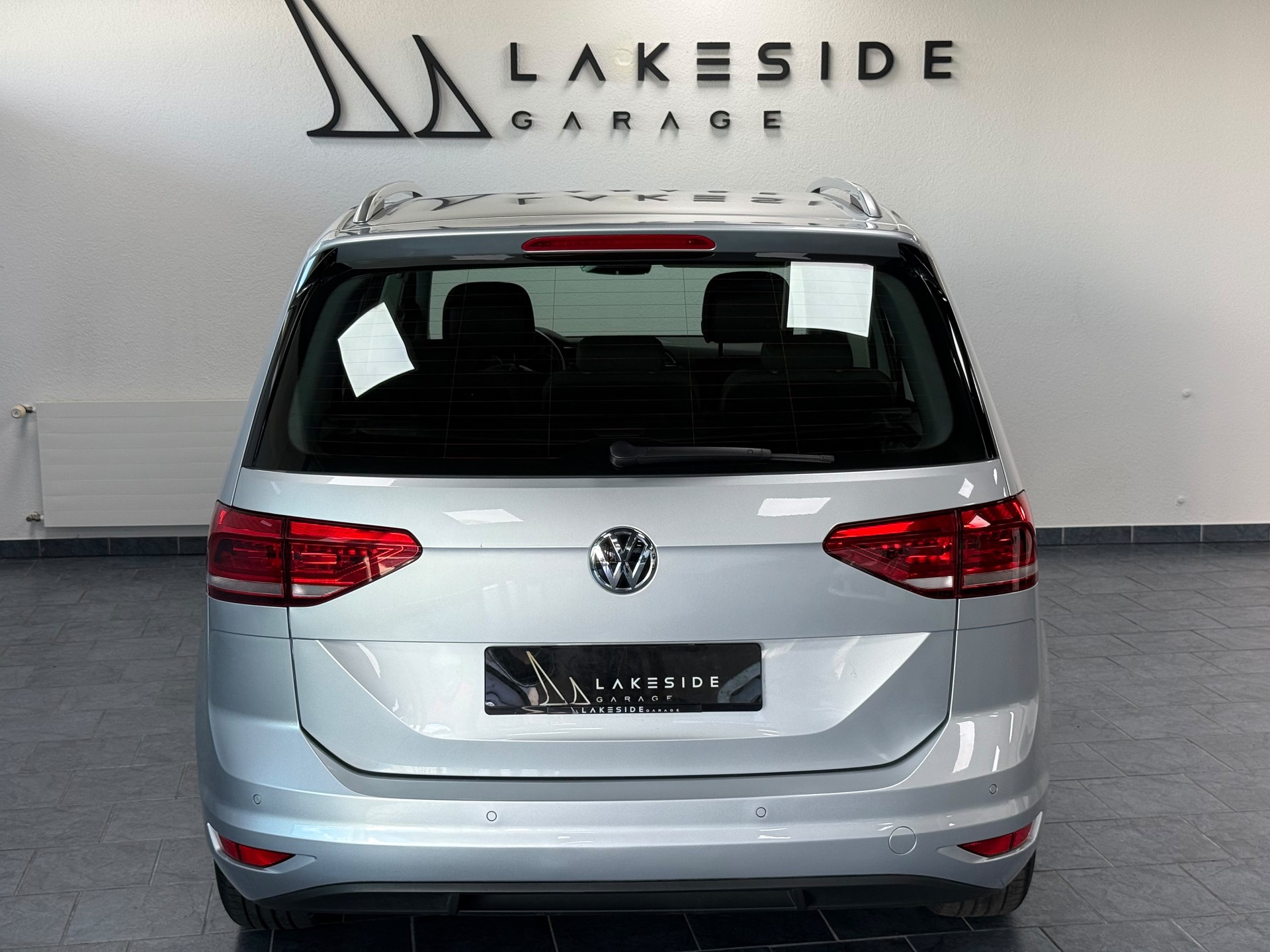 VW Touran 1.6 TDI BlueMotion Technology Trendline DSG-image-4