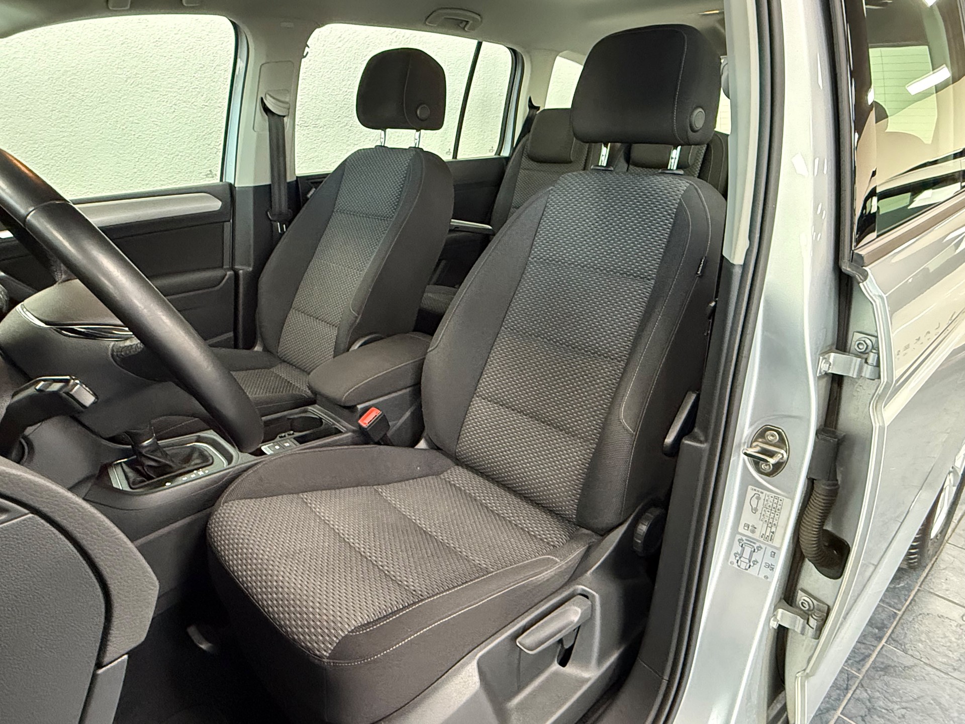 VW Touran 1.6 TDI BlueMotion Technology Trendline DSG-image-13