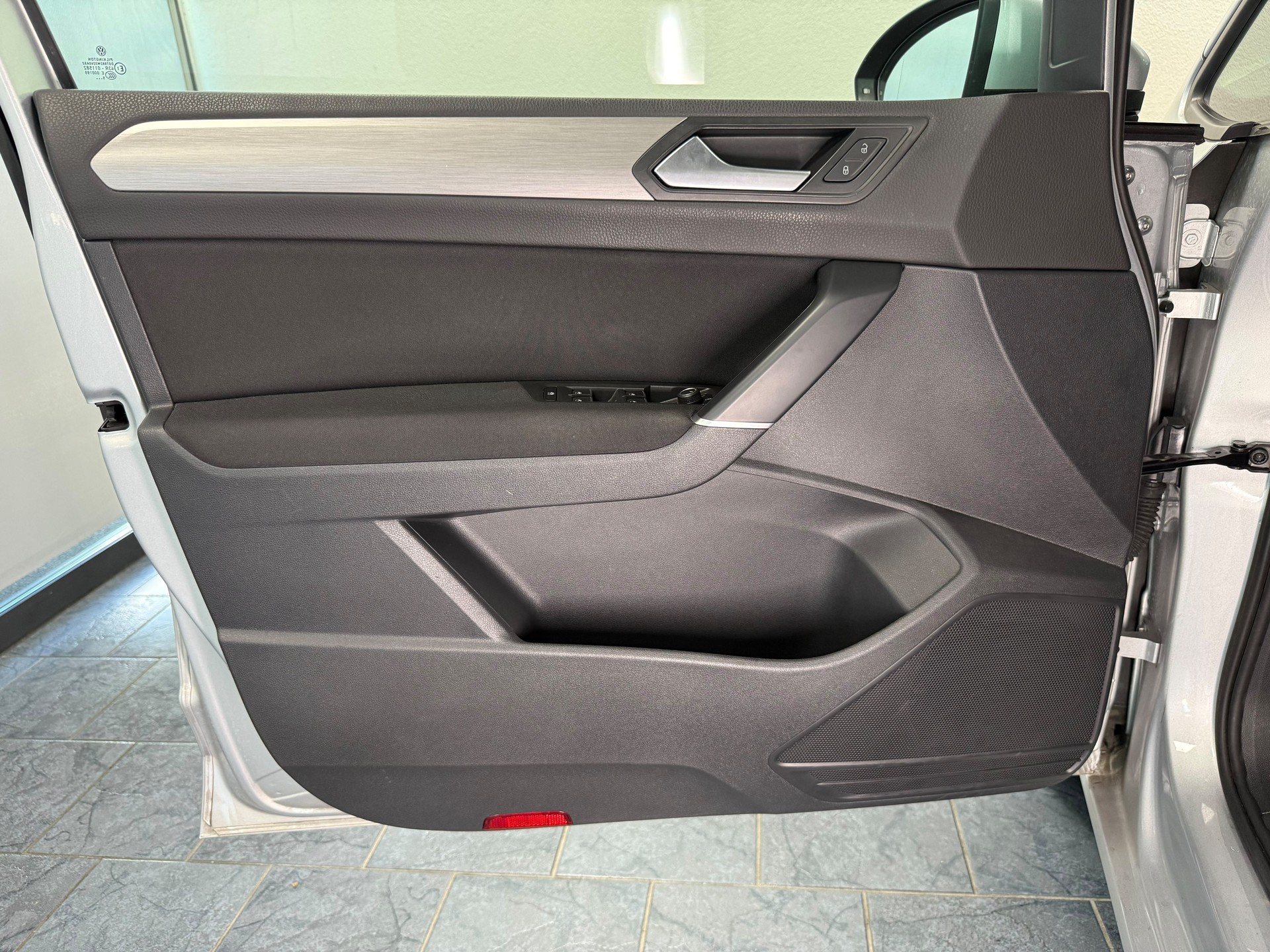 VW Touran 1.6 TDI BlueMotion Technology Trendline DSG-image-11