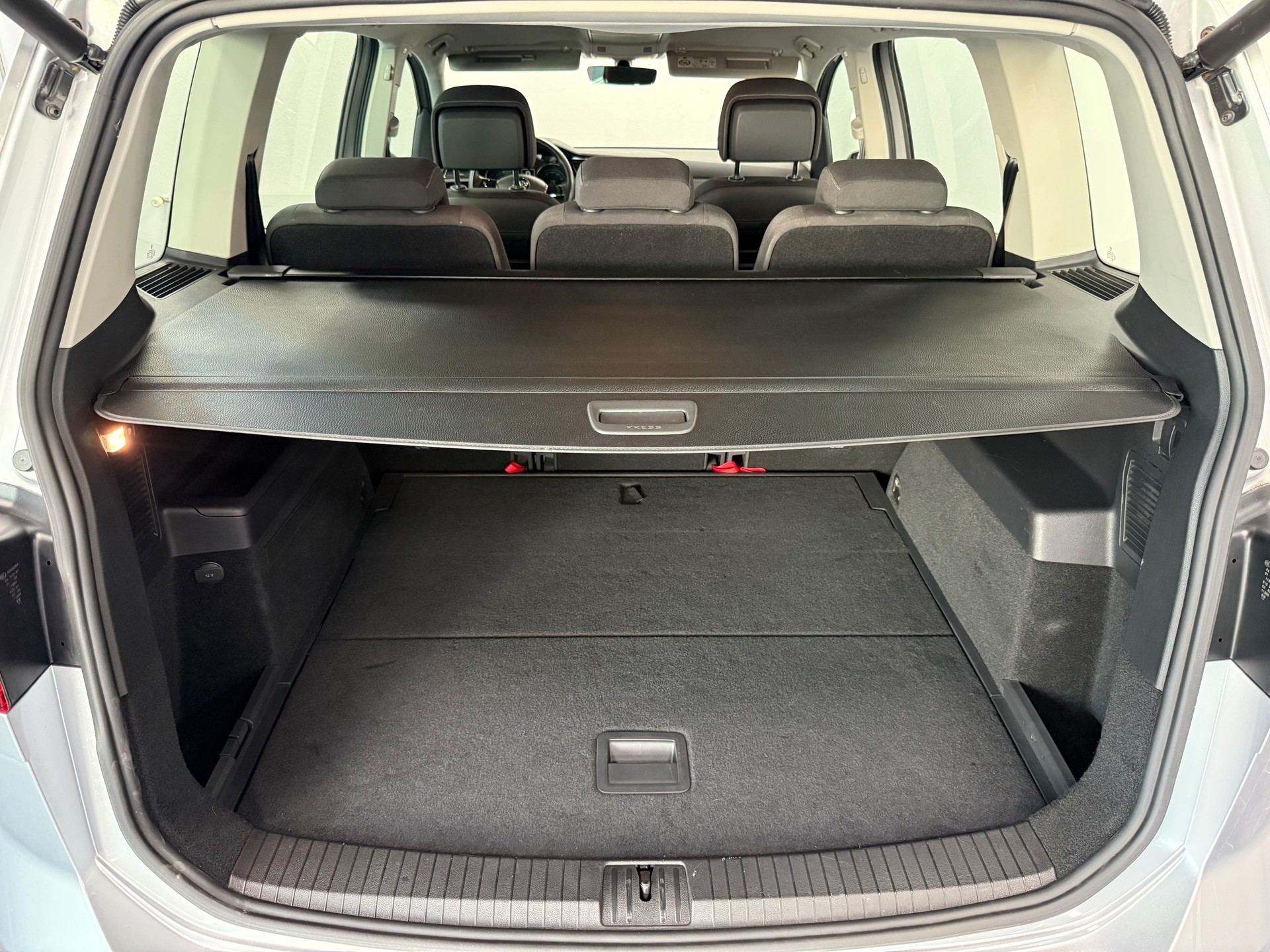 VW Touran 1.6 TDI BlueMotion Technology Trendline DSG-image-22