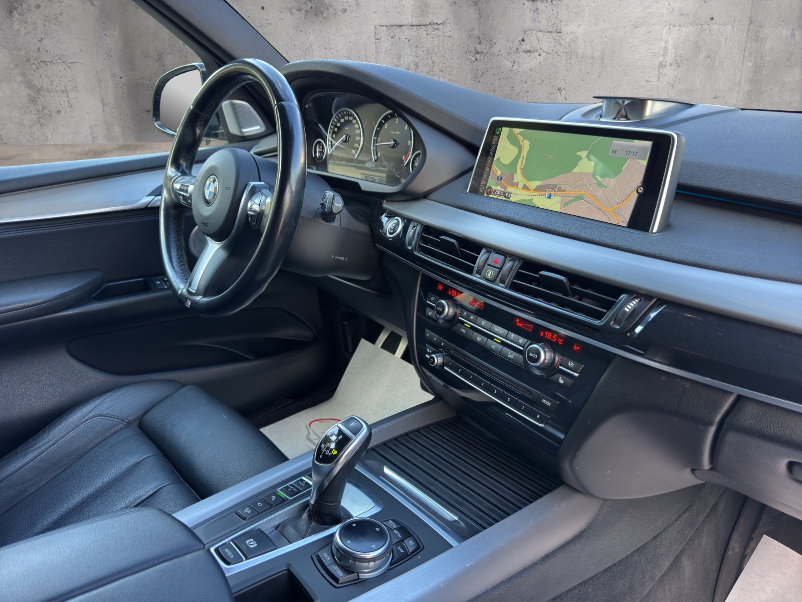 BMW X5 xDrive M50d Steptronic-image-12