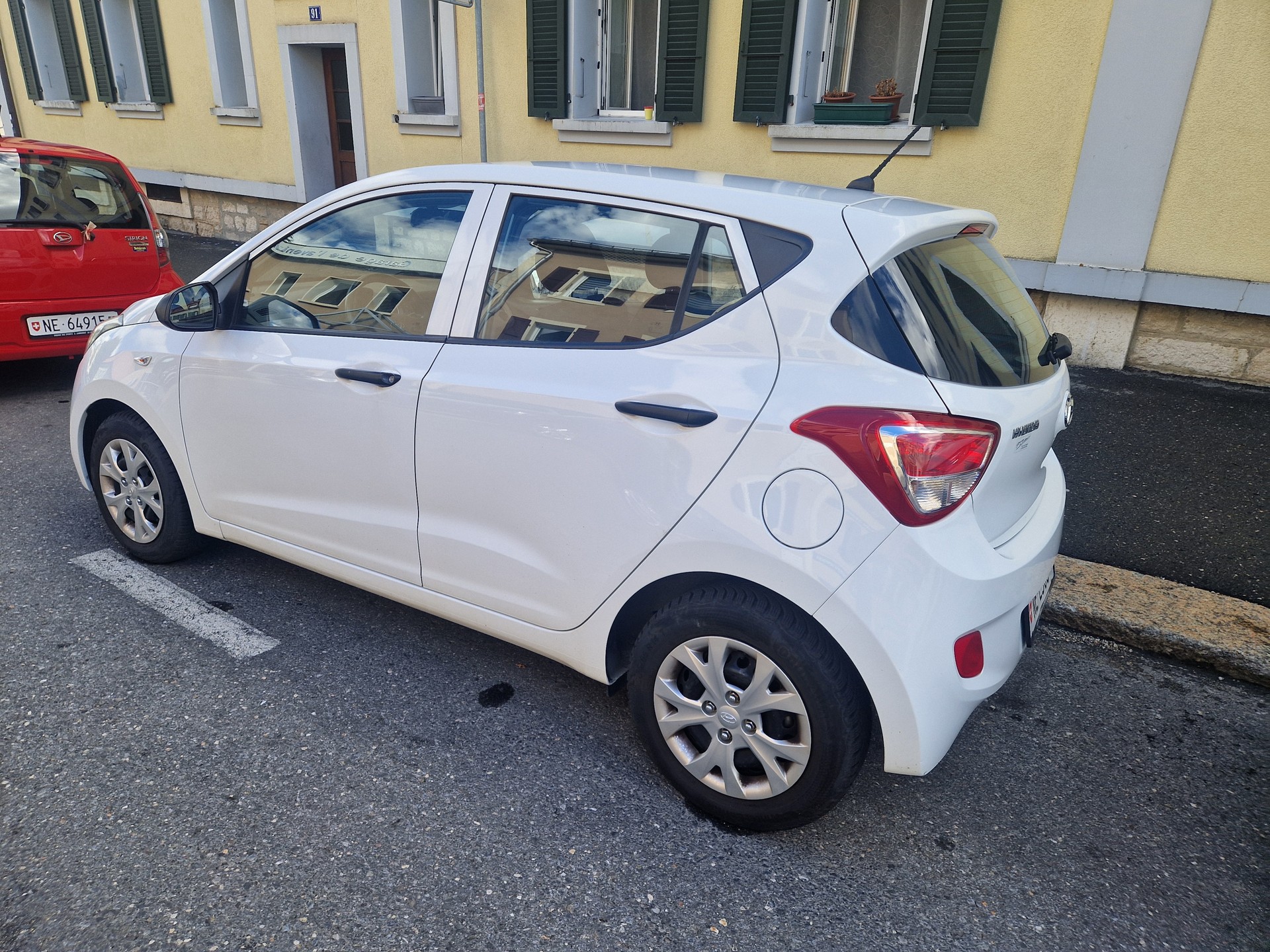 HYUNDAI i10 1.0 GO-image-1