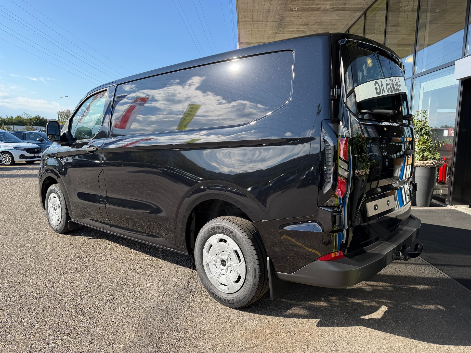FORD Transit Custom Van 320 L1H1 Trend Automat-image-4