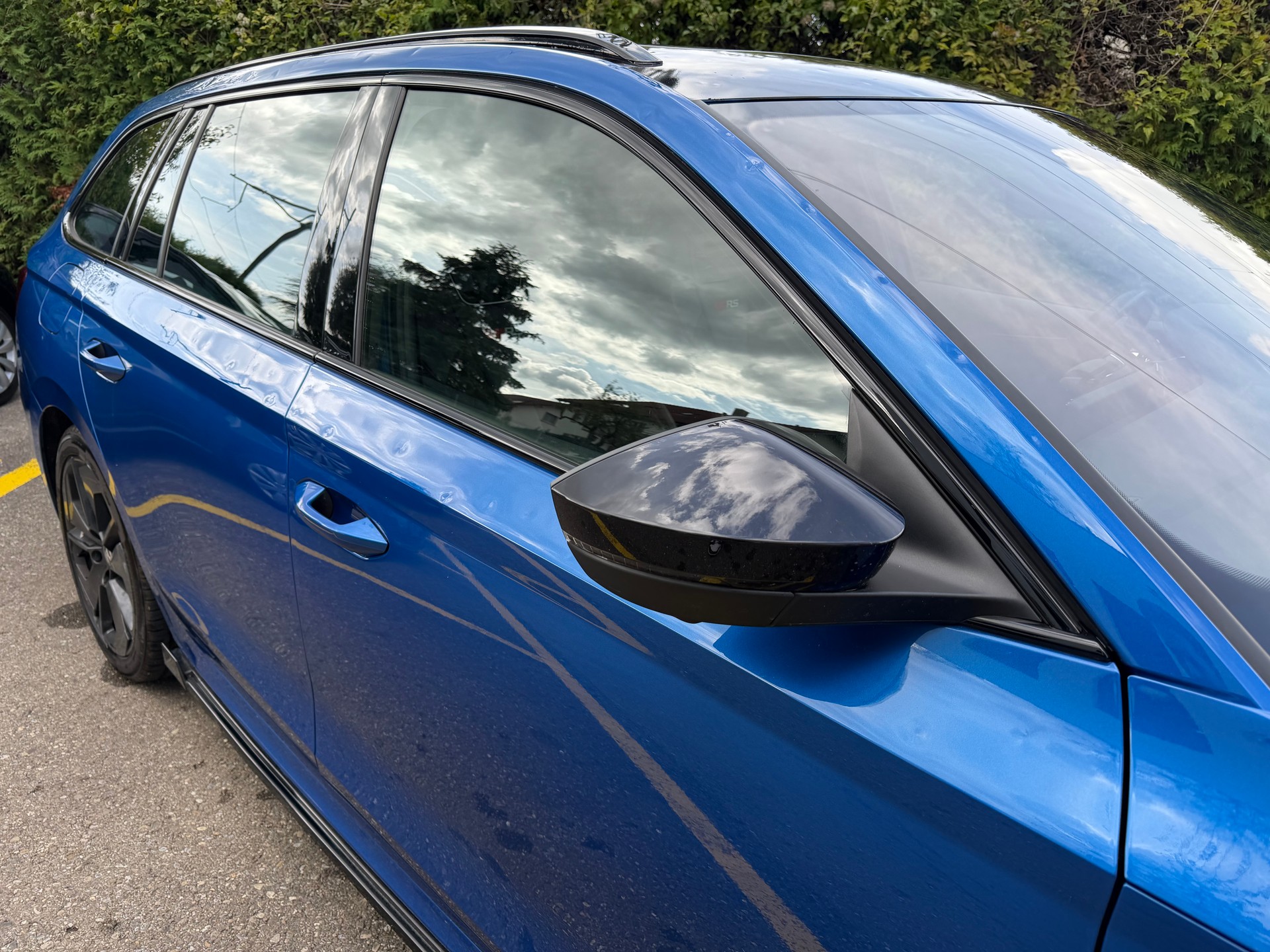 SKODA Octavia Combi 2.0 TSI DSG RS-image-12