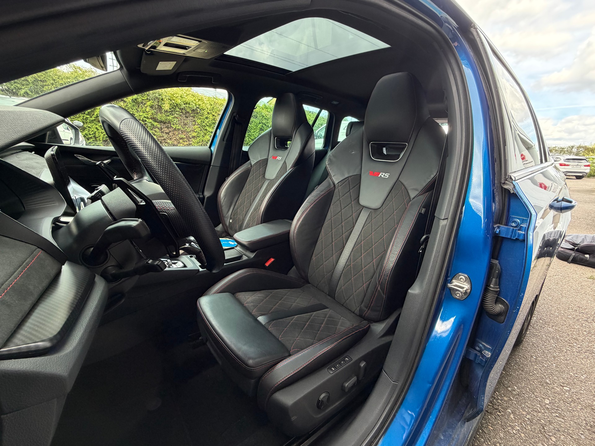 SKODA Octavia Combi 2.0 TSI DSG RS-image-7