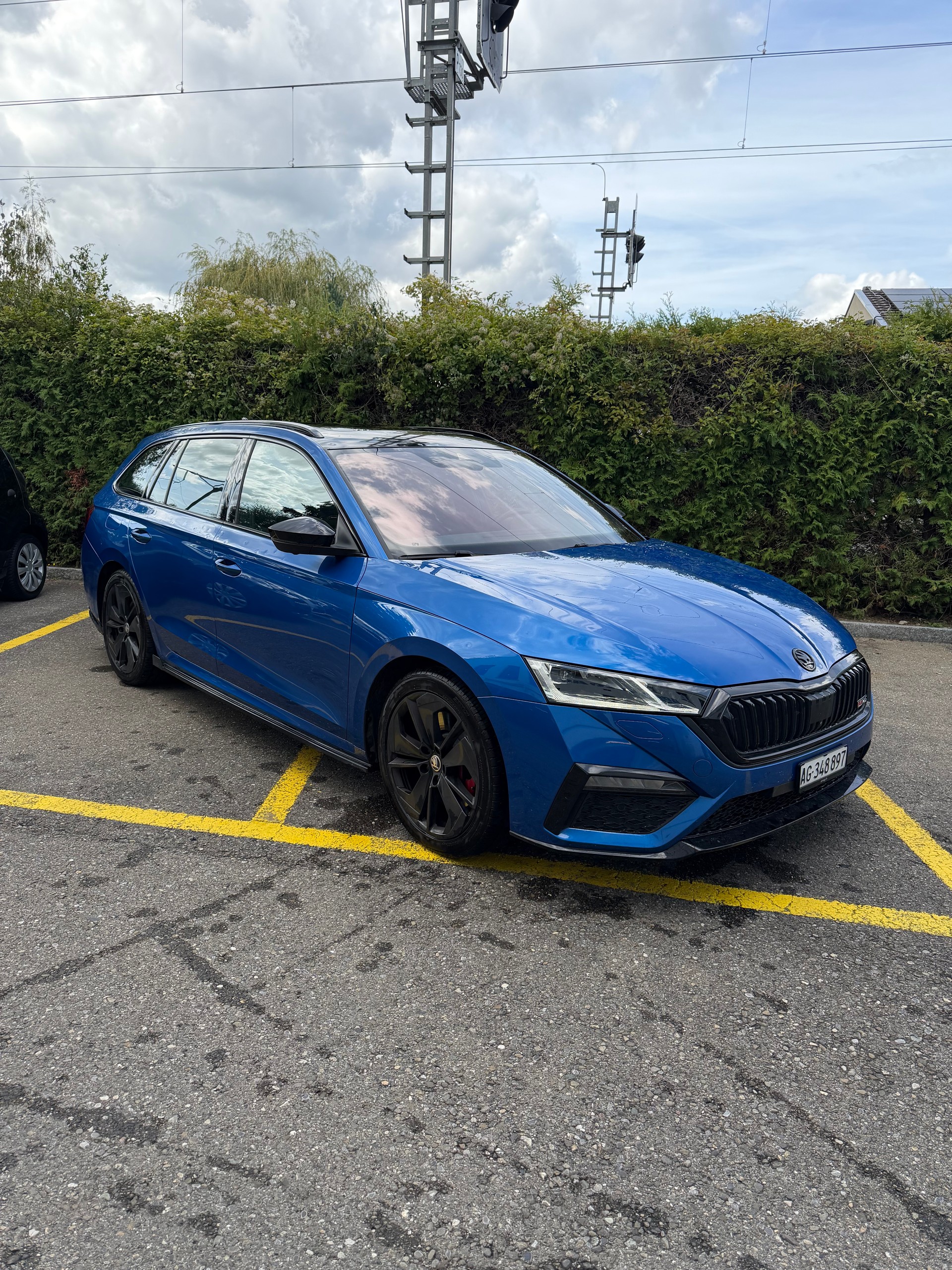SKODA Octavia Combi 2.0 TSI DSG RS-image-1