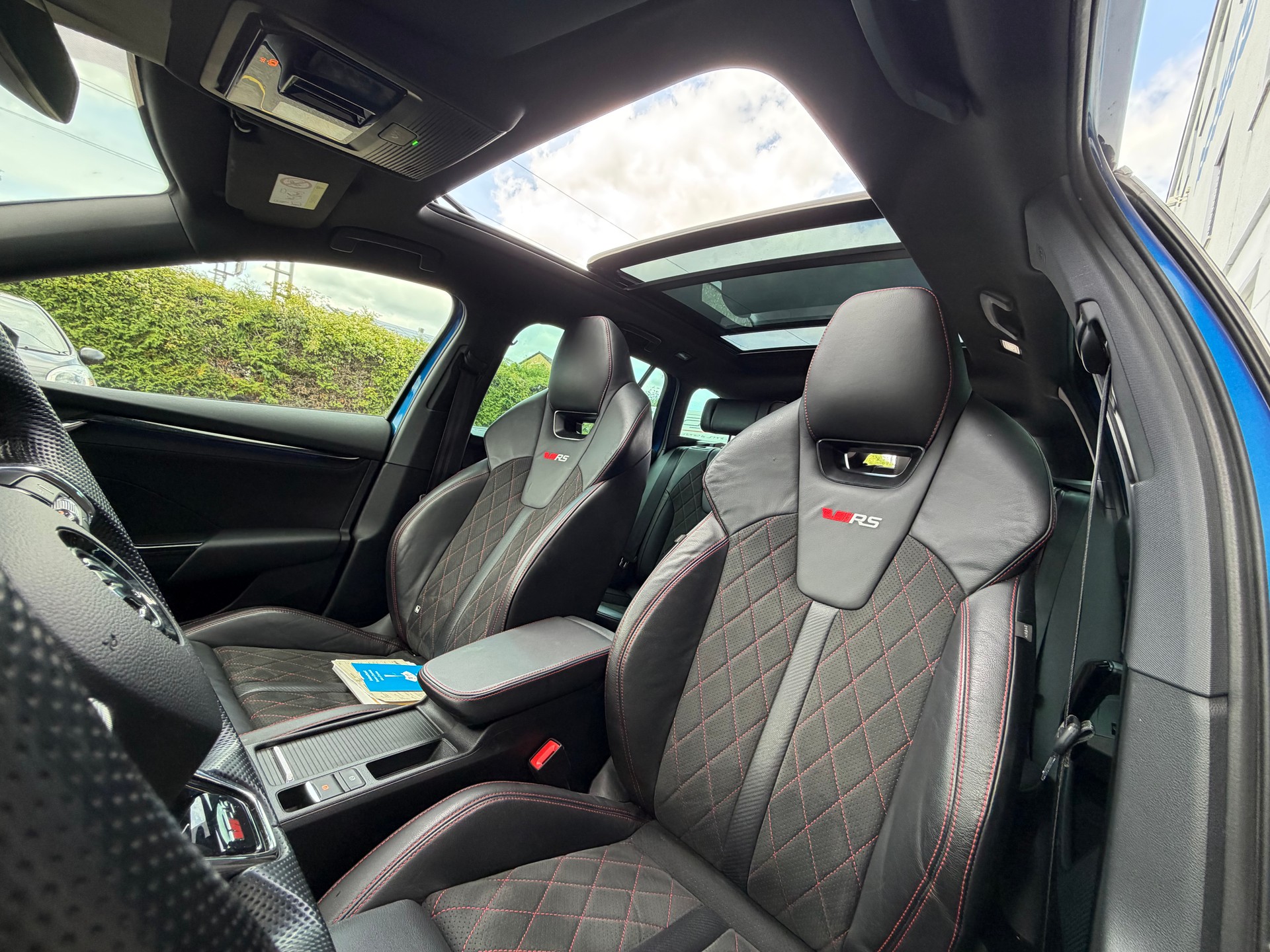 SKODA Octavia Combi 2.0 TSI DSG RS-image-8