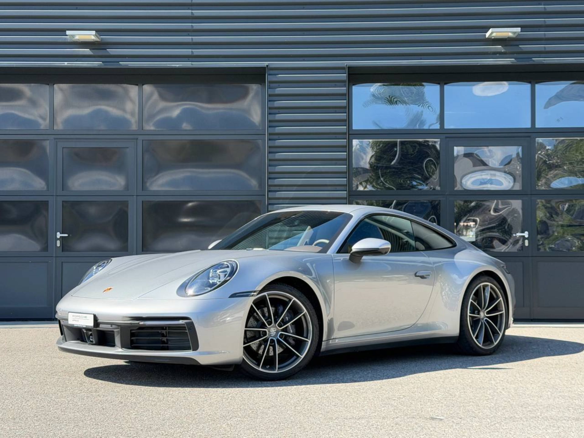 PORSCHE 911 Carrera 4